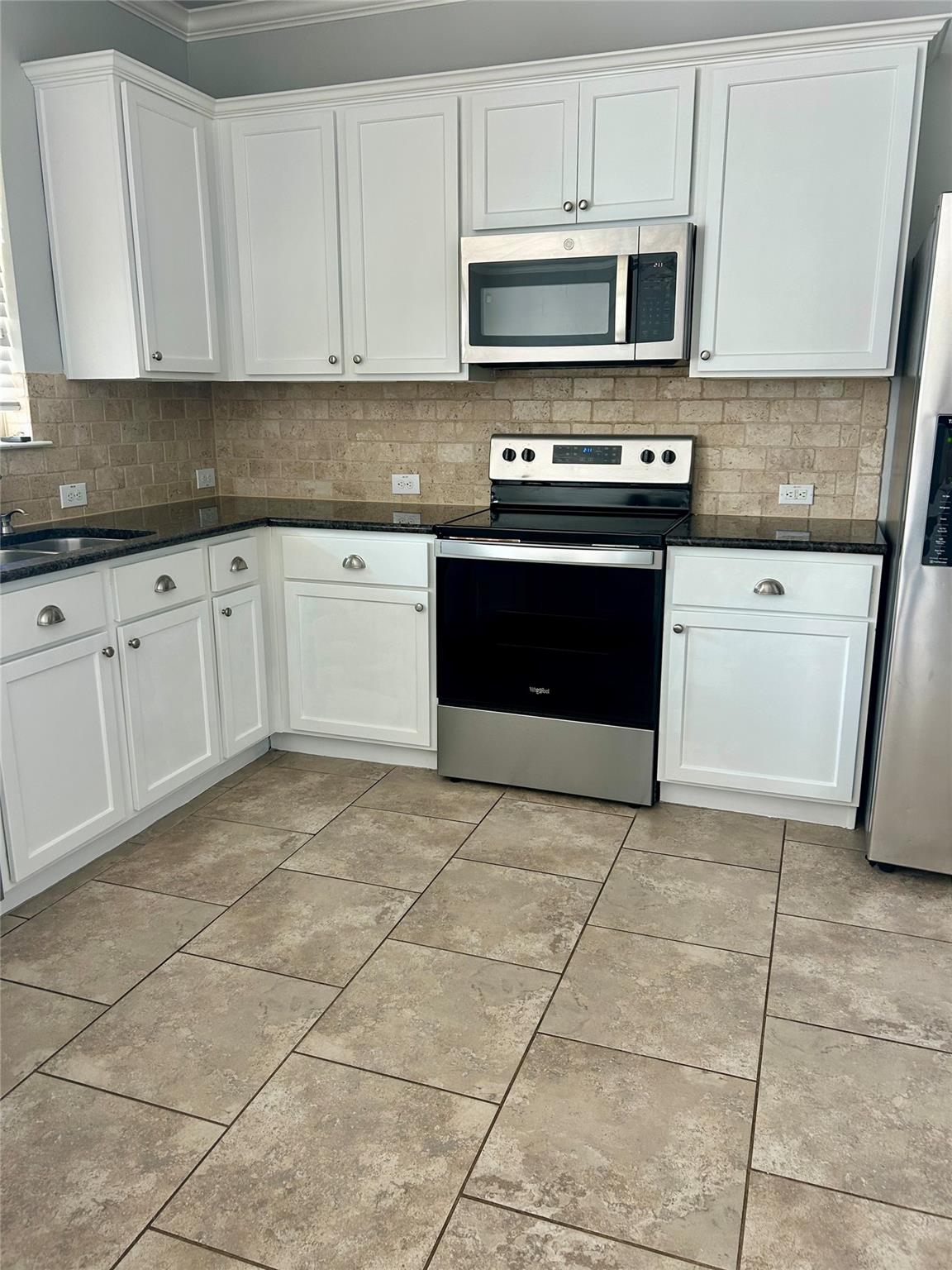 117 Chickadee Ln, Leander, TX 78641