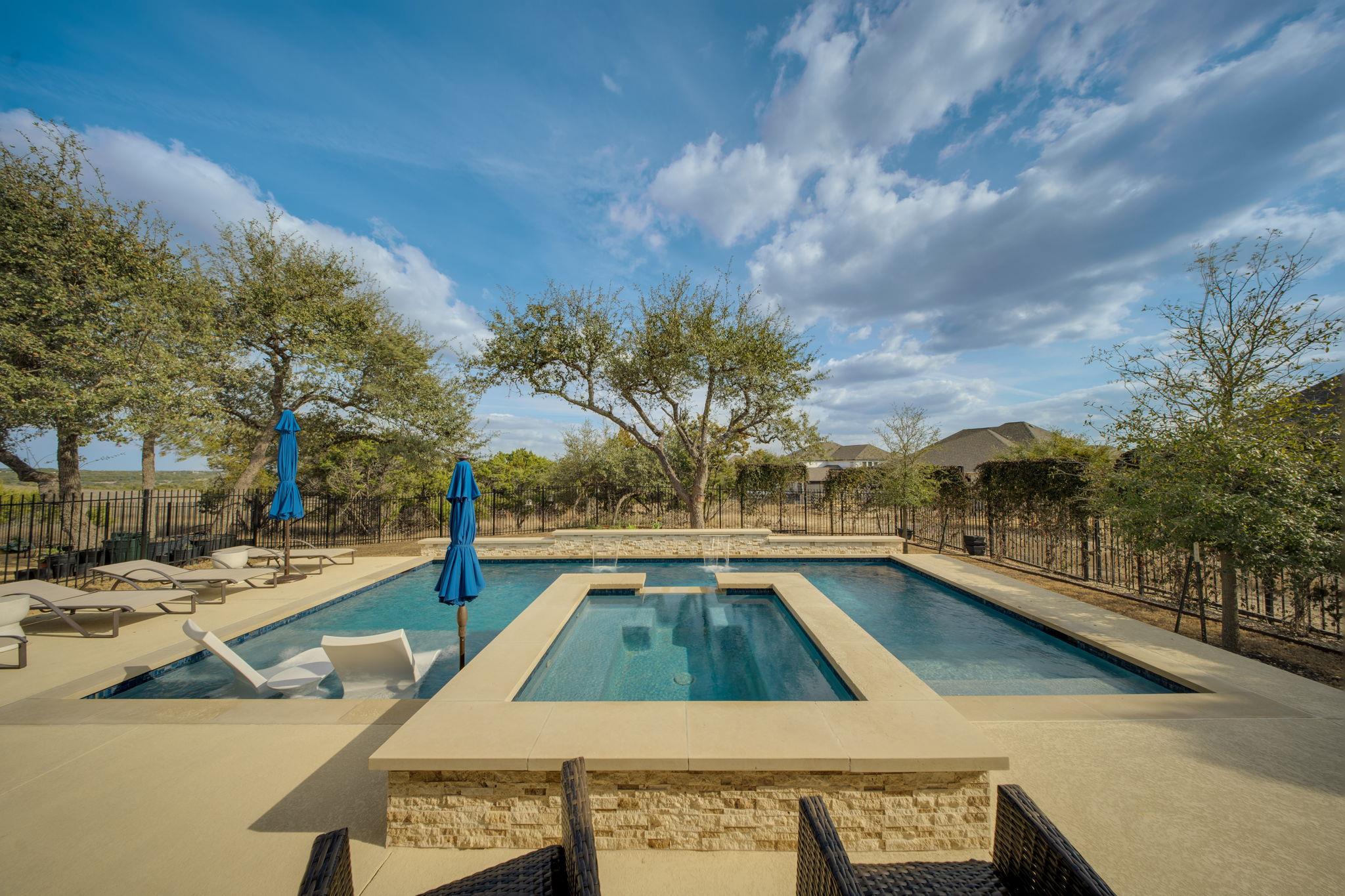 768 Two Creeks Ln, Austin, TX 78737