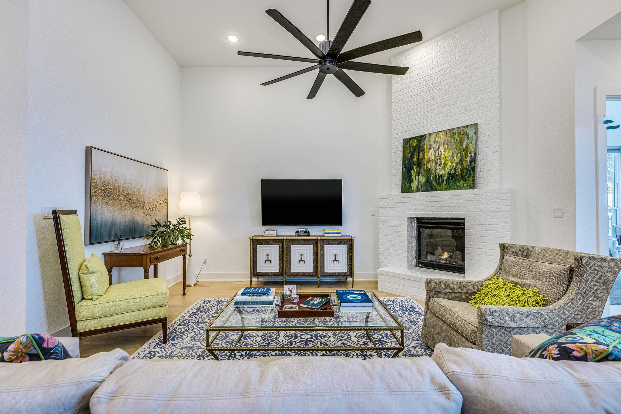 768 Two Creeks Ln, Austin, TX 78737