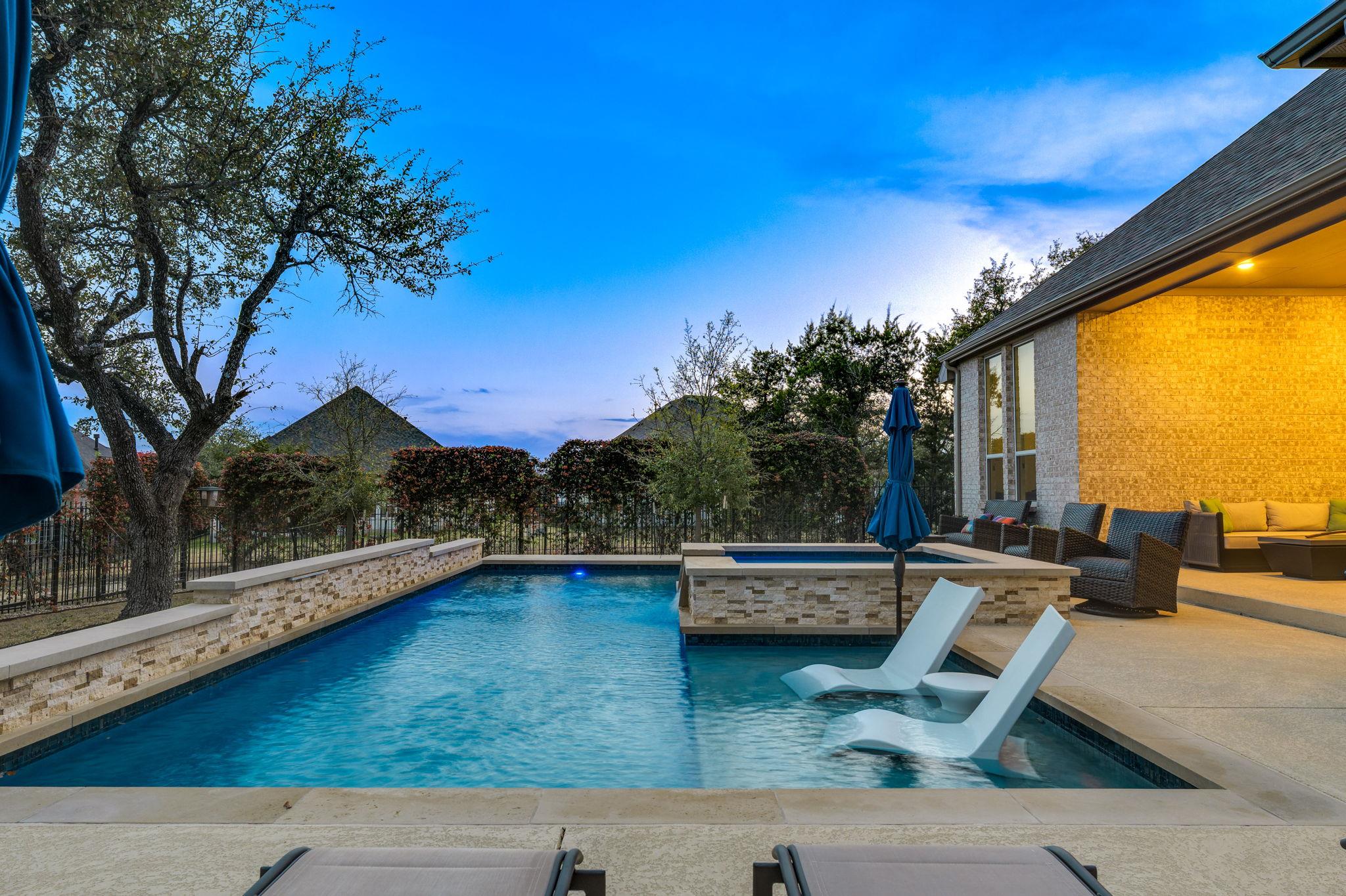 768 Two Creeks Ln, Austin, TX 78737