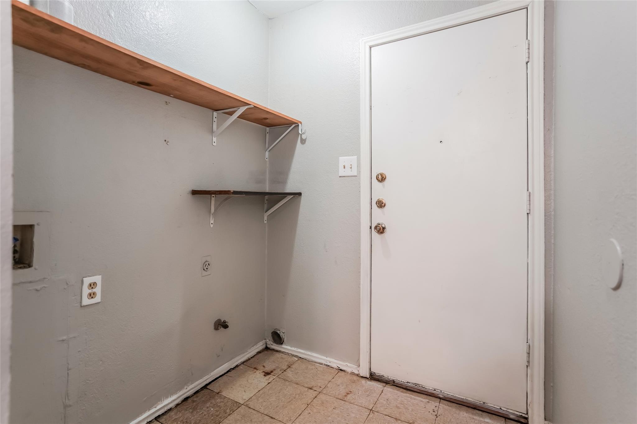 6801 Stonleigh Pl # B, Austin, TX 78744