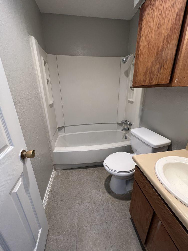 6801 Stonleigh Pl # B, Austin, TX 78744