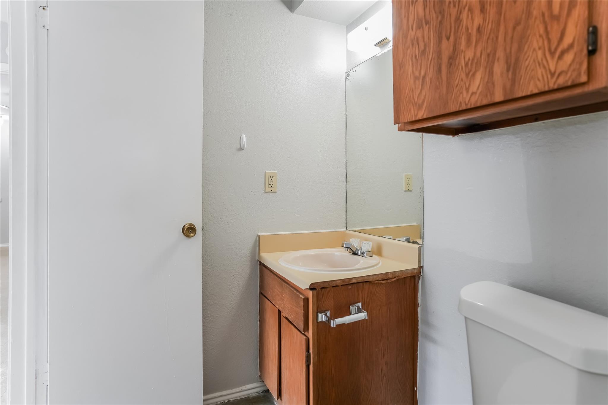 6801 Stonleigh Pl # B, Austin, TX 78744