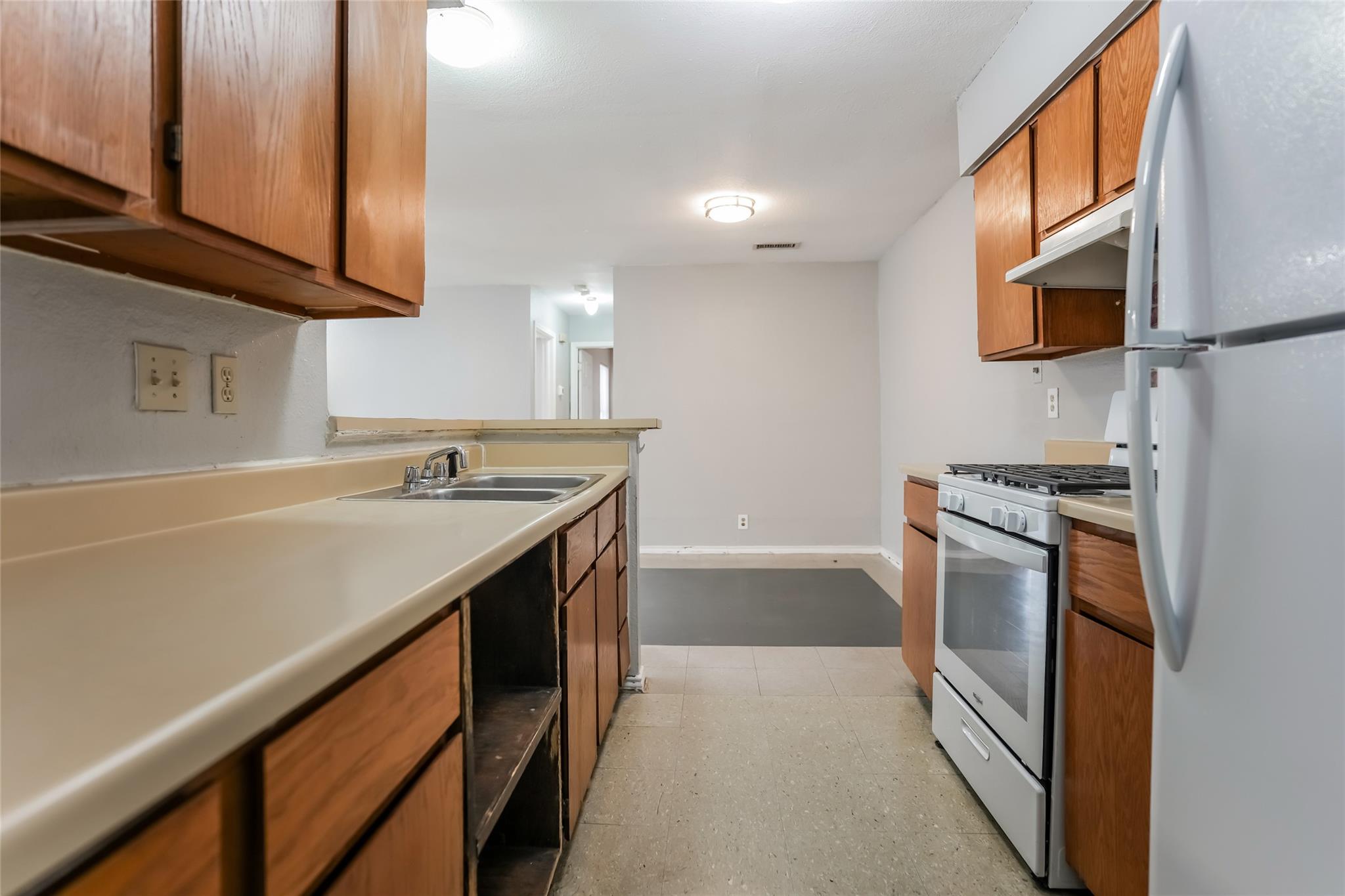 6801 Stonleigh Pl # B, Austin, TX 78744