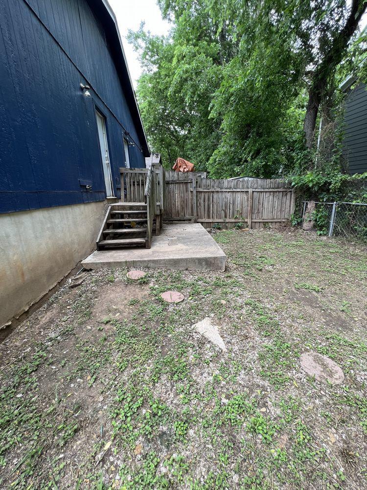 6801 Stonleigh Pl # B, Austin, TX 78744