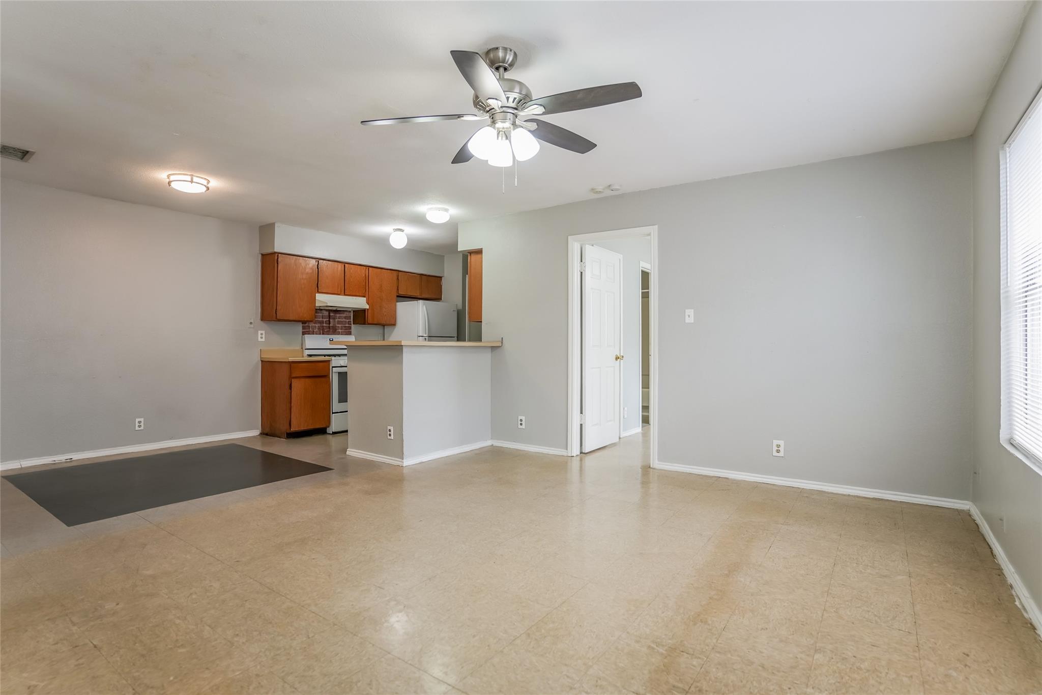 6801 Stonleigh Pl # B, Austin, TX 78744