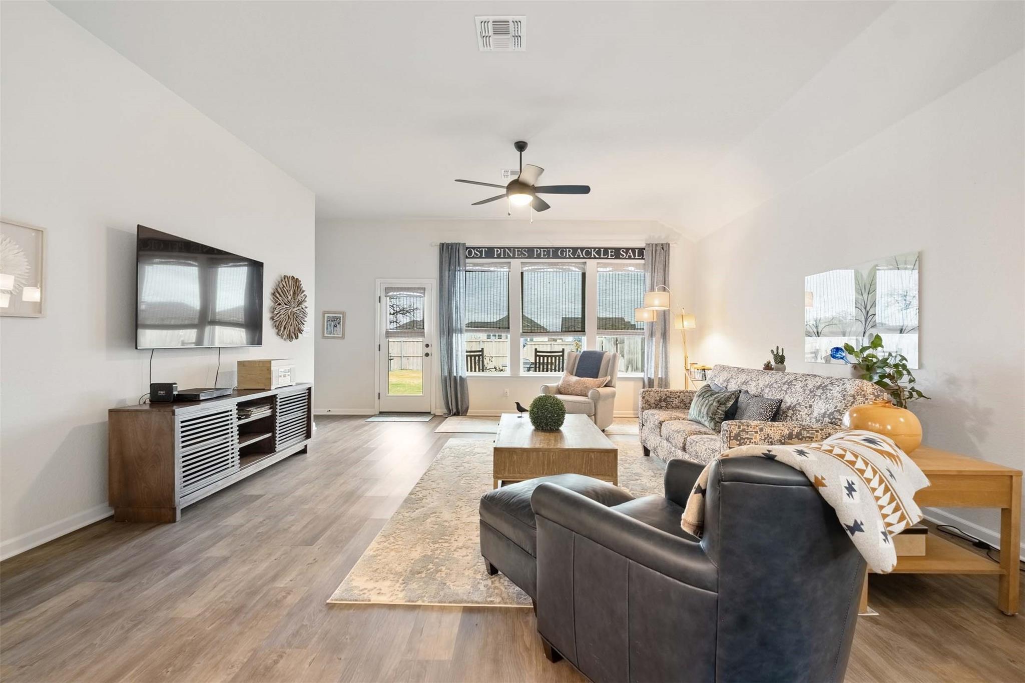 124 Patrick Herndon Dr, Bastrop, TX 78602