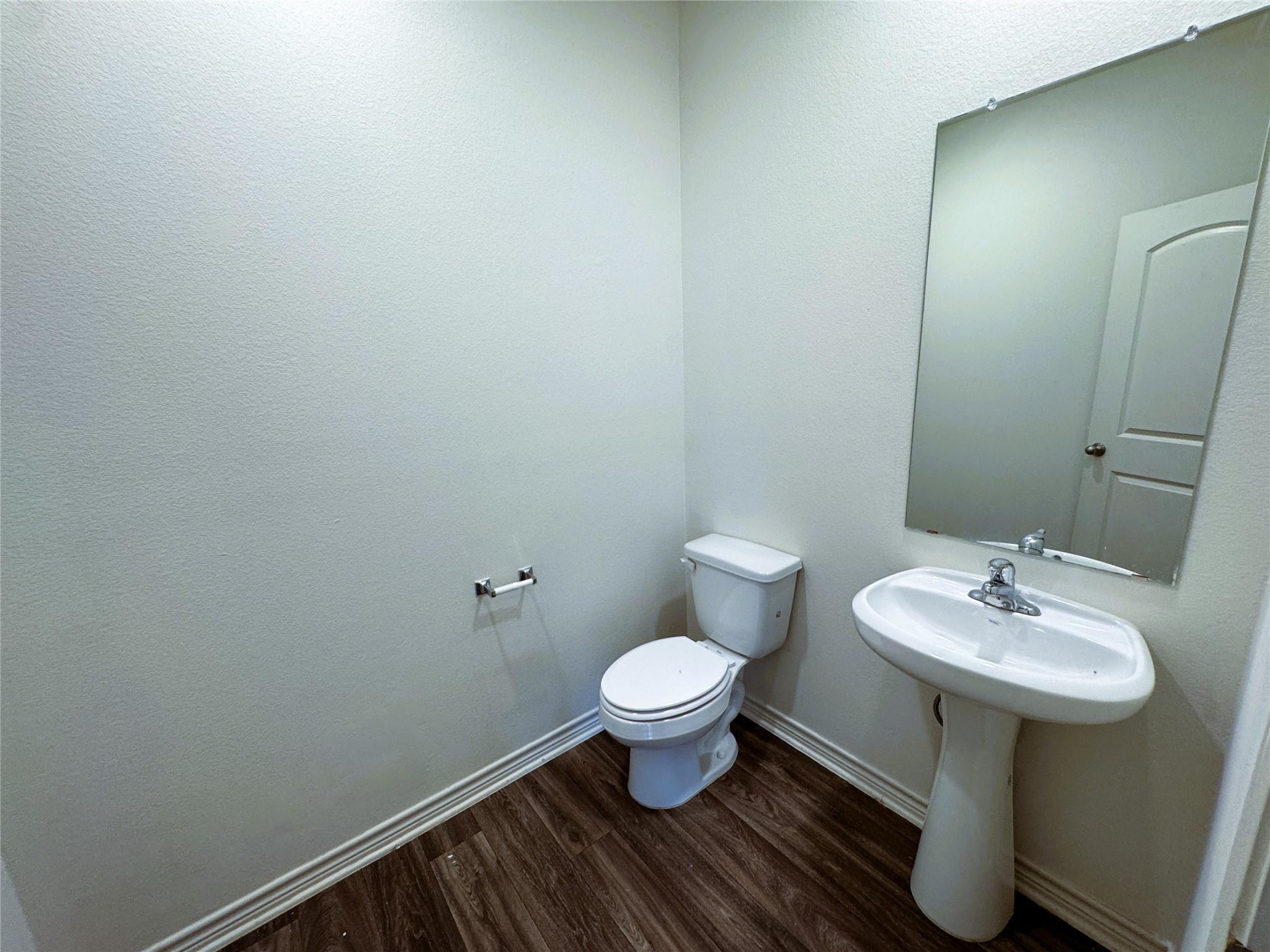 356 Crescent Park Dr, Jarrell, TX 76537