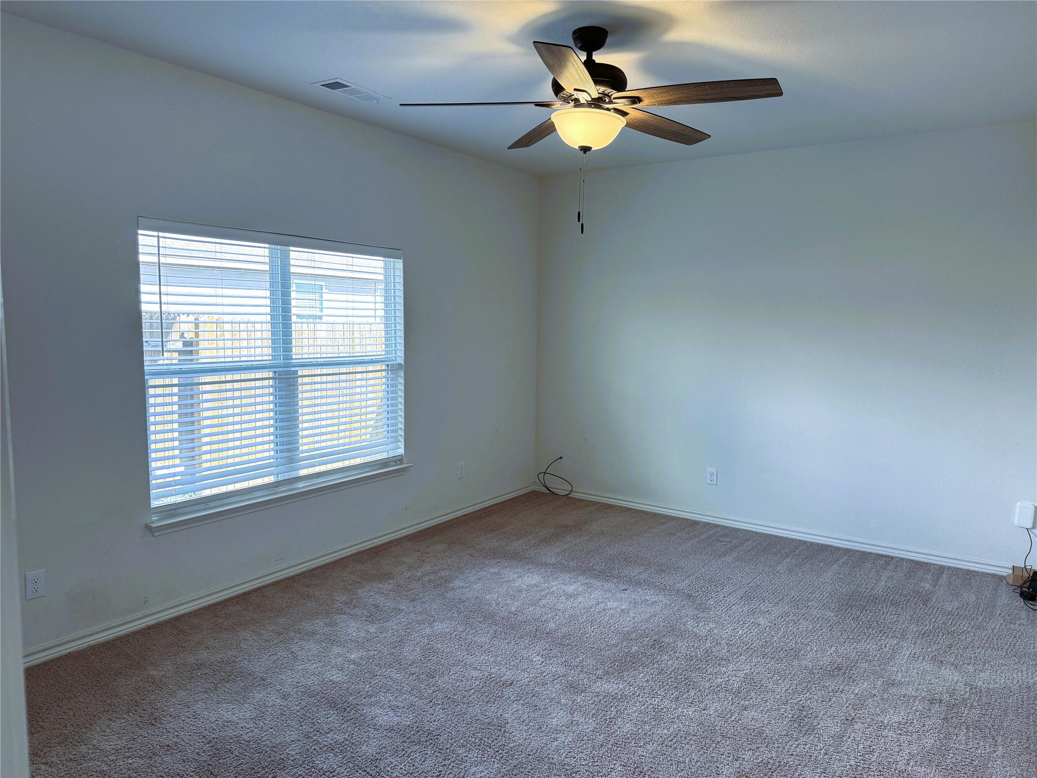 356 Crescent Park Dr, Jarrell, TX 76537