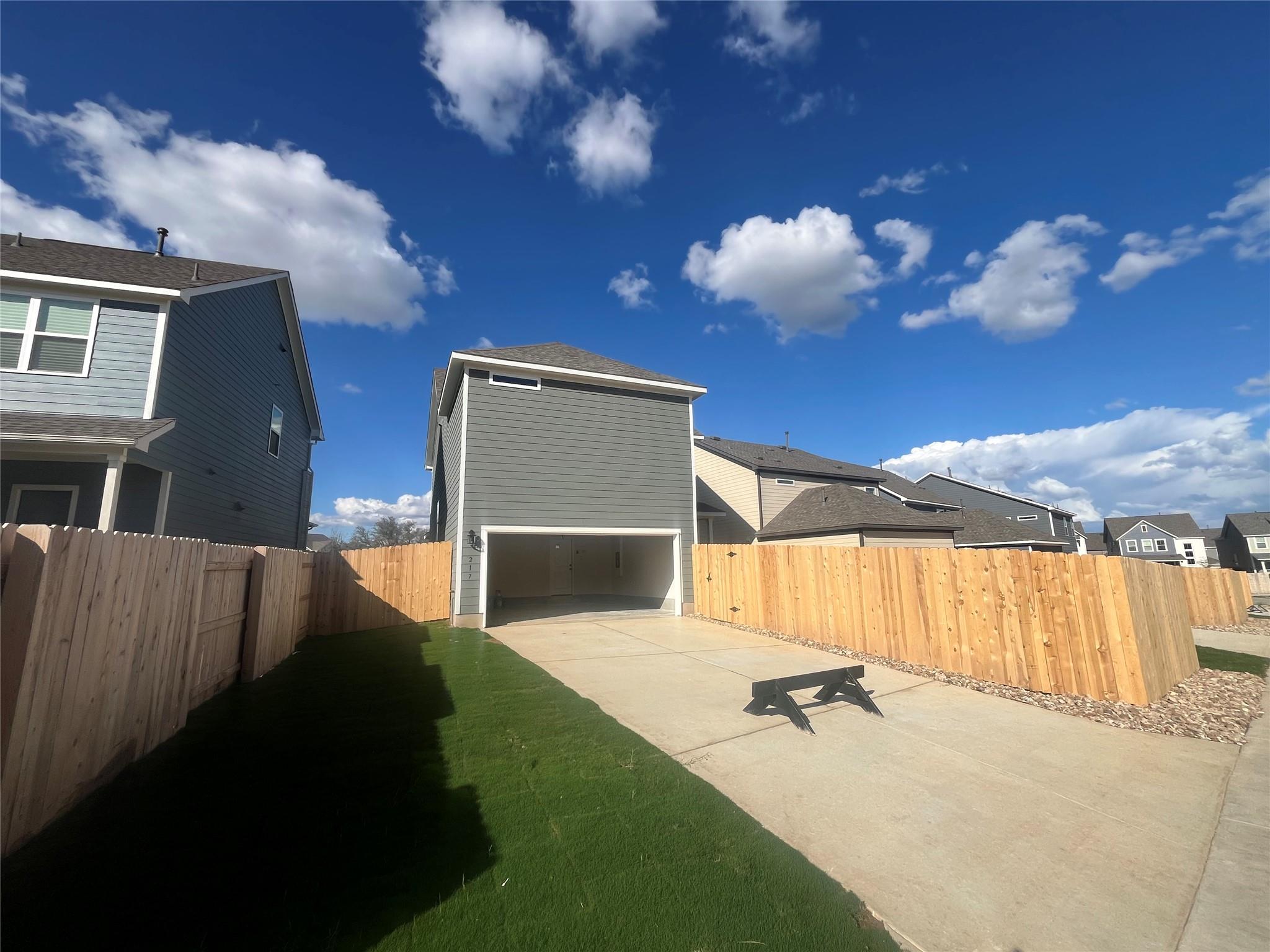 217 Woodrow Ln, Liberty Hill, TX 78642