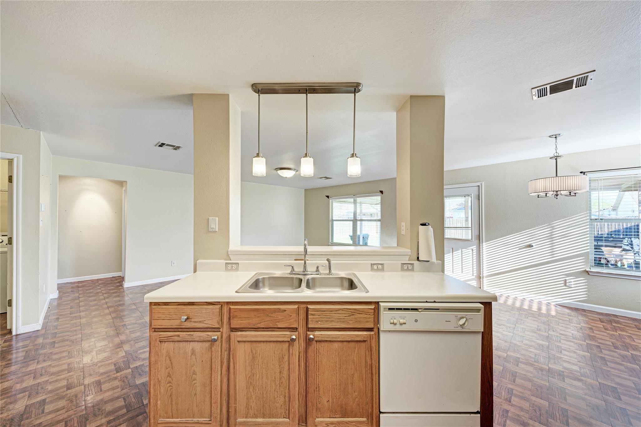 126 Rinehardt St, Hutto, TX 78634