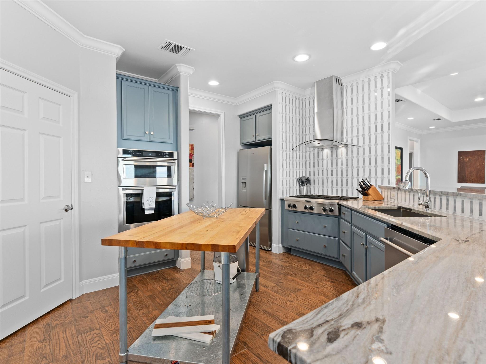 110 Kingsbury, Canyon Lake, TX 78133