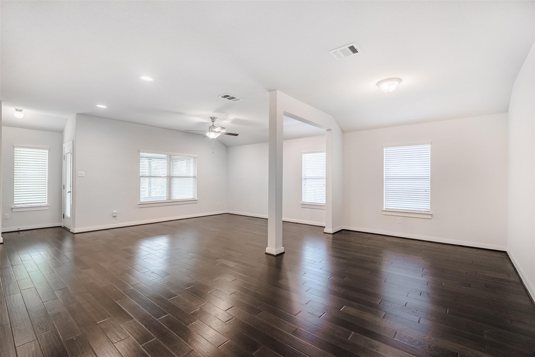 304 Hibiscus Dr, Hutto, TX 78634