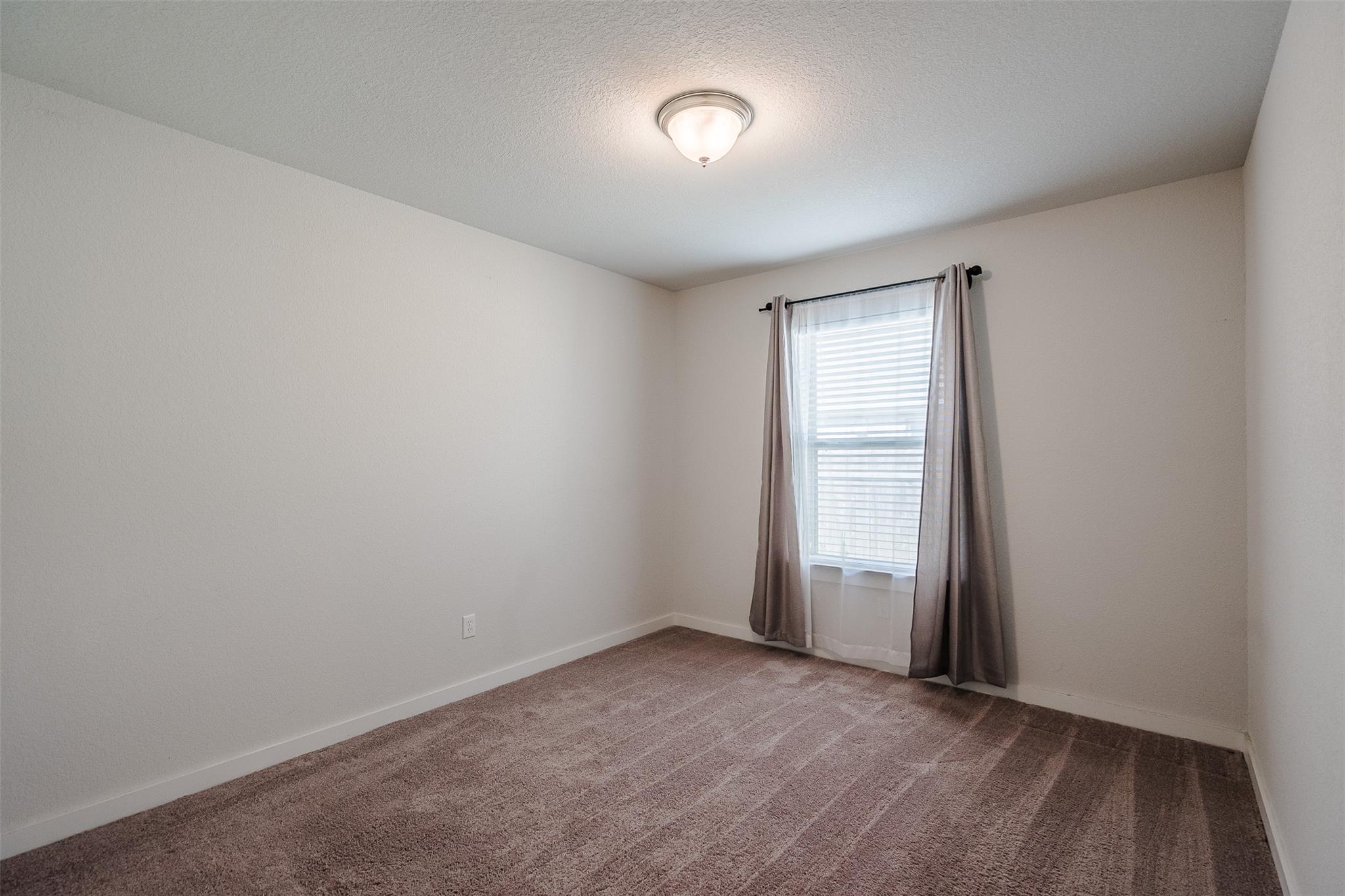 304 Hibiscus Dr, Hutto, TX 78634