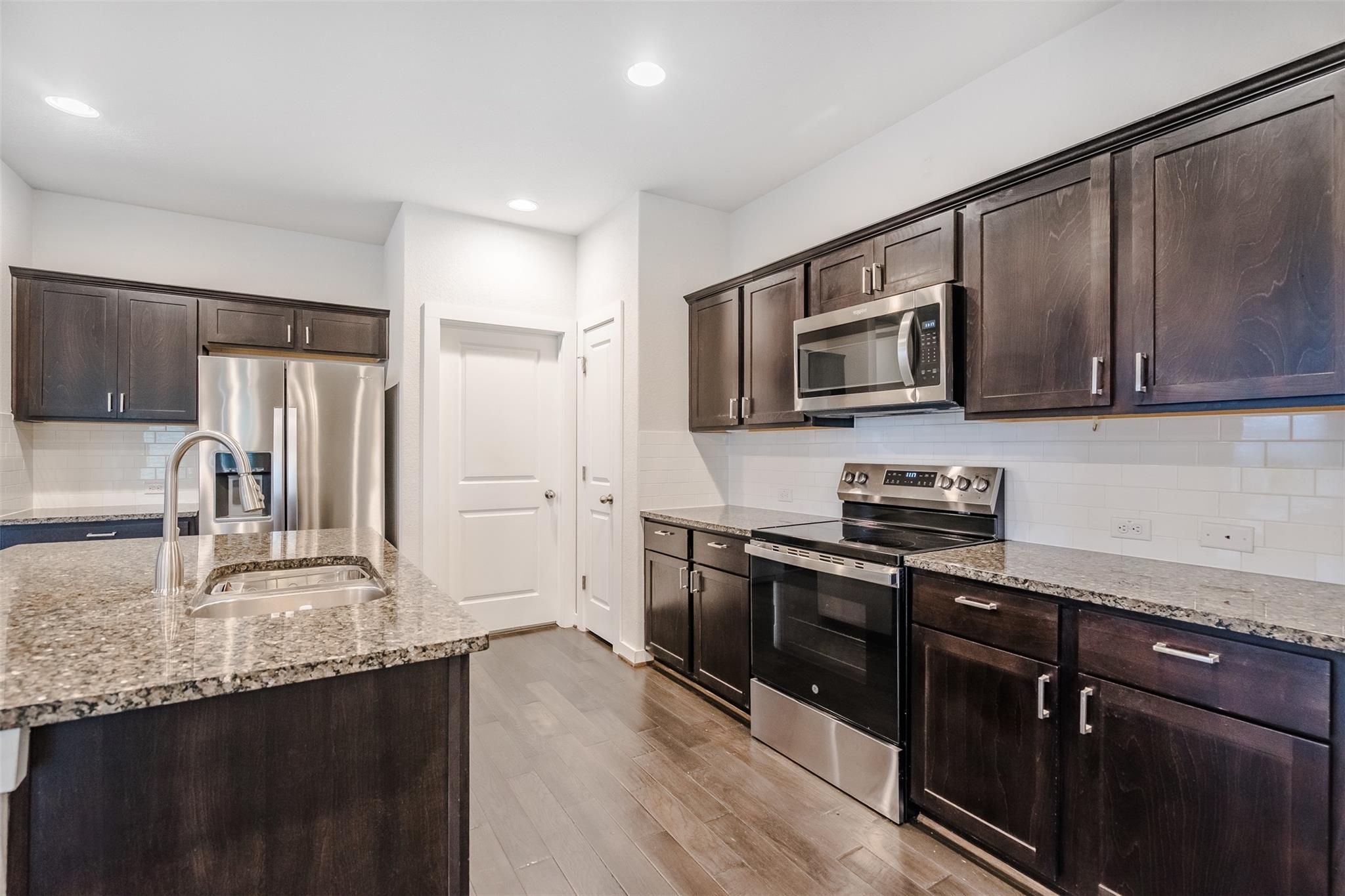 304 Hibiscus Dr, Hutto, TX 78634