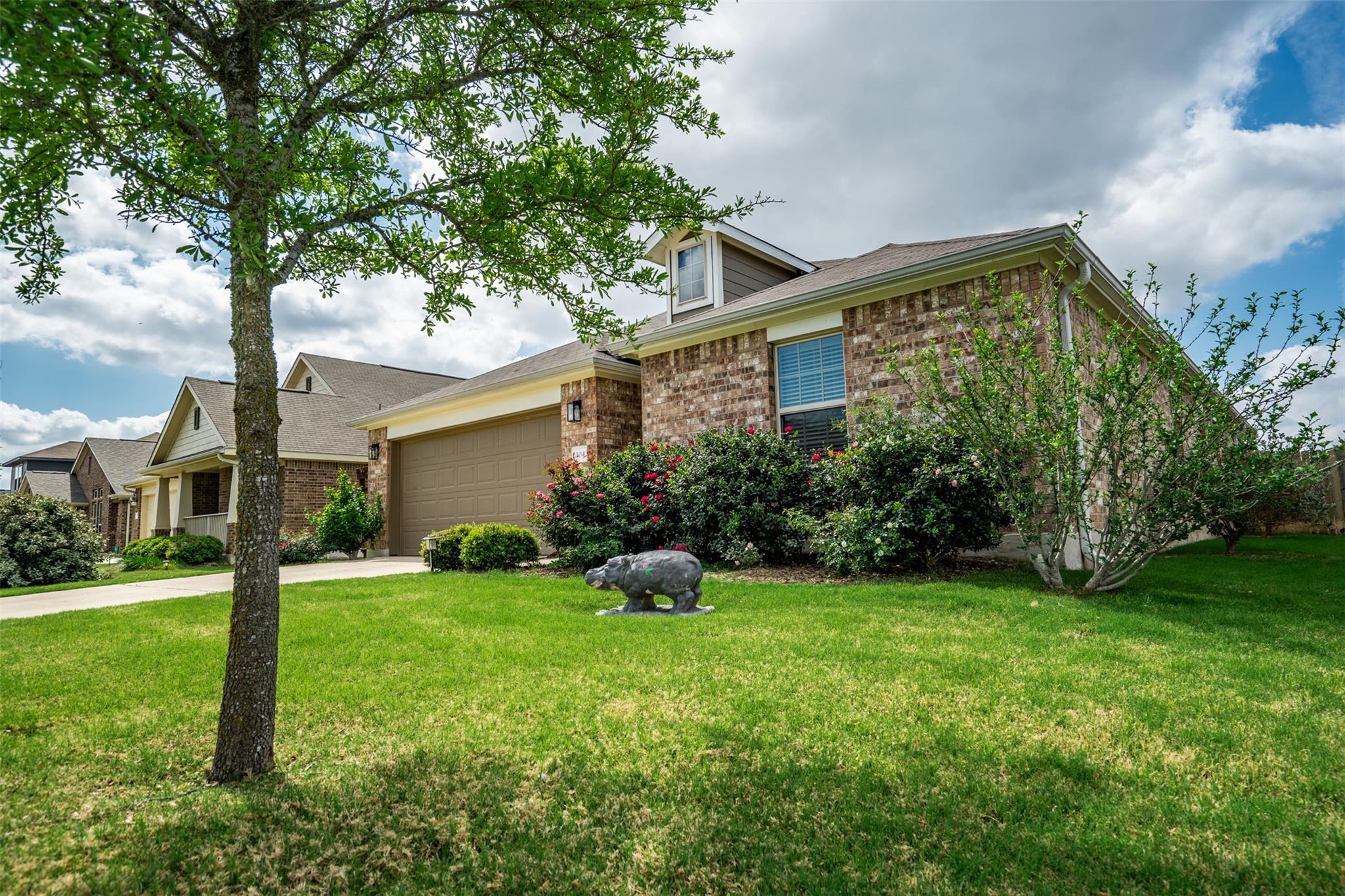 304 Hibiscus Dr, Hutto, TX 78634