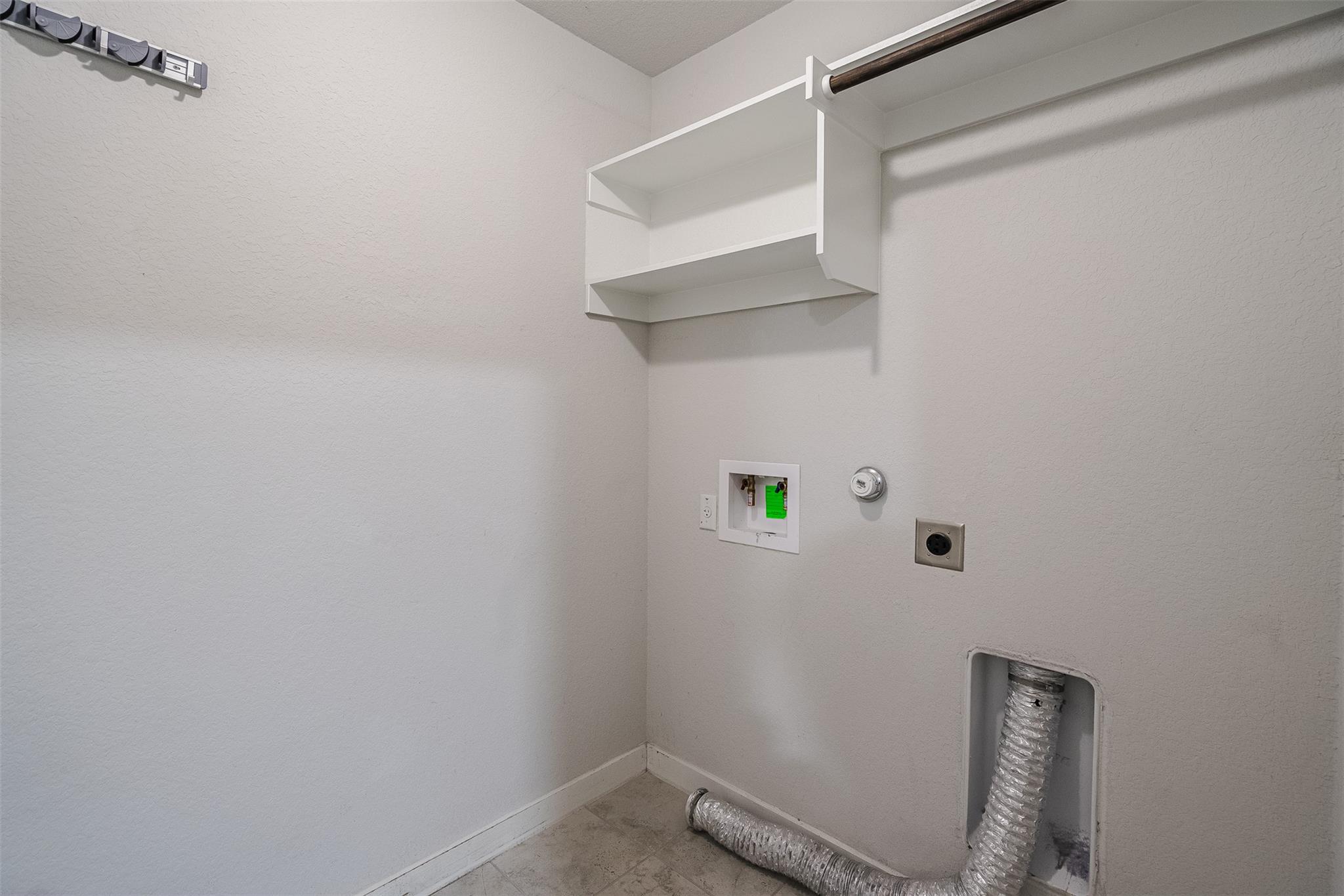 304 Hibiscus Dr, Hutto, TX 78634