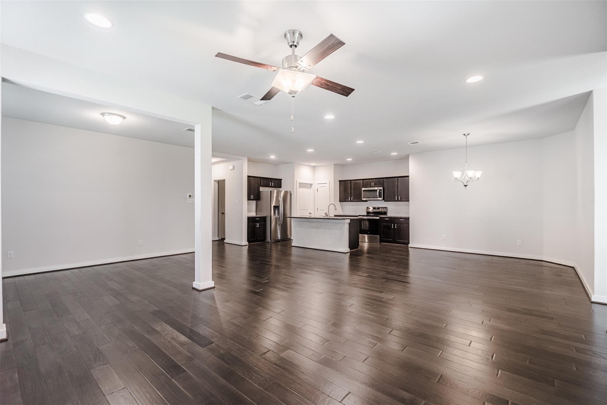 304 Hibiscus Dr, Hutto, TX 78634