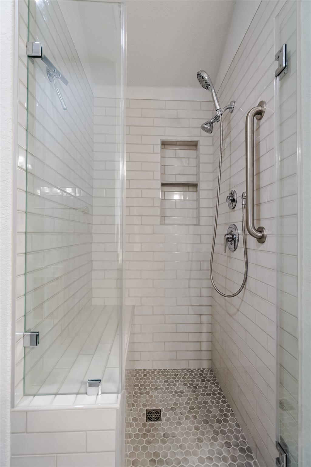 304 Hibiscus Dr, Hutto, TX 78634