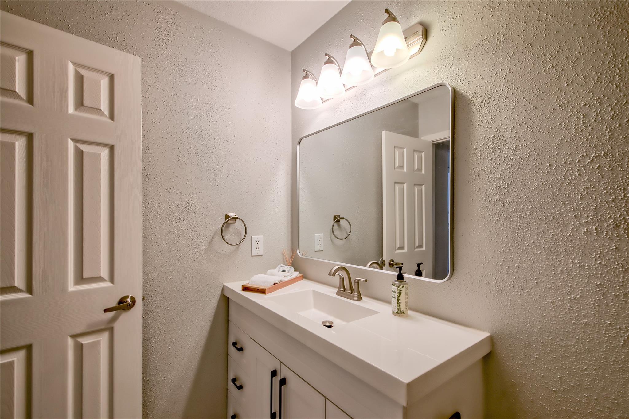 549 Demarett Dr, Point Venture, TX 78645