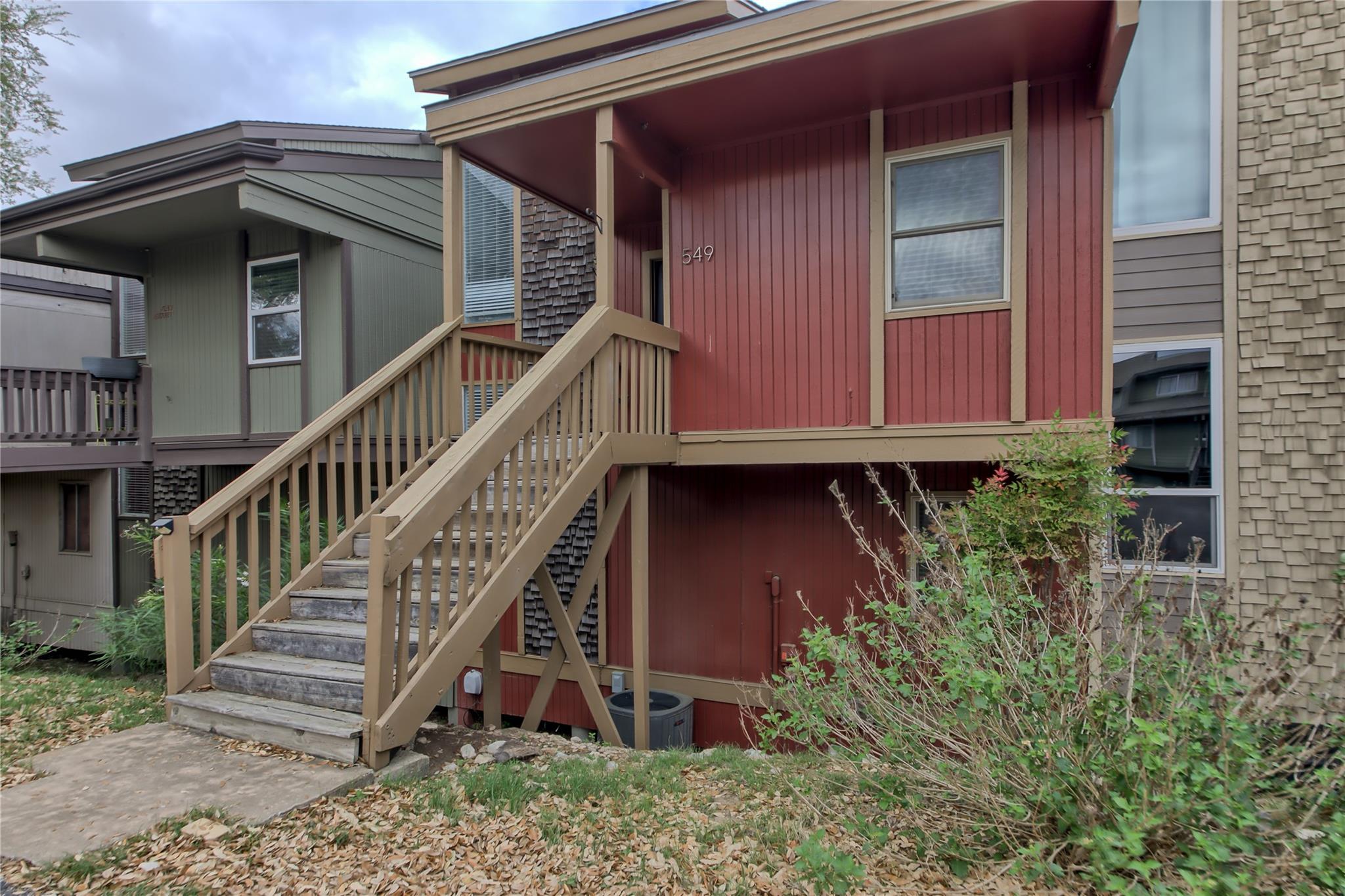 549 Demarett Dr, Point Venture, TX 78645