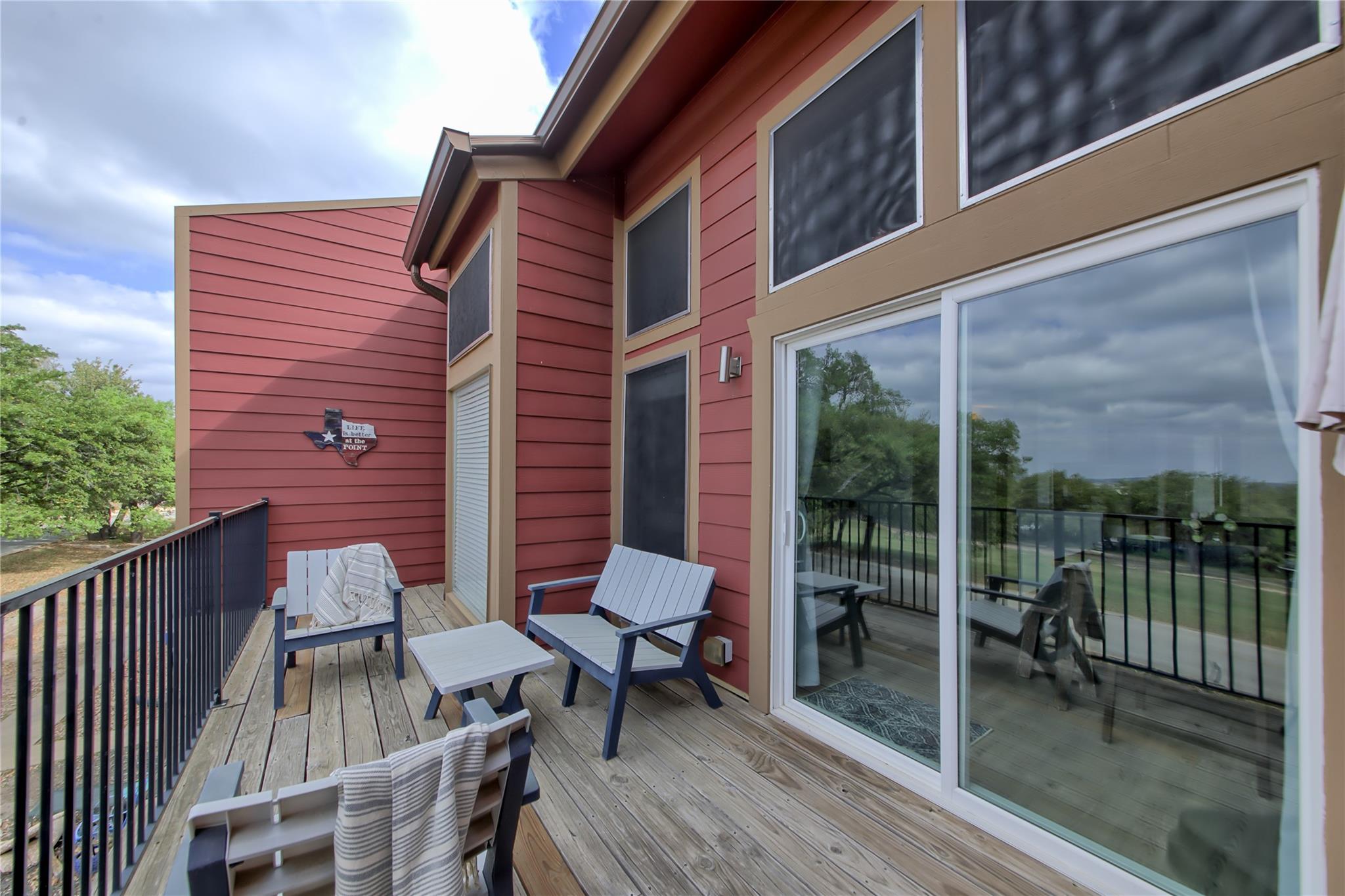 549 Demarett Dr, Point Venture, TX 78645