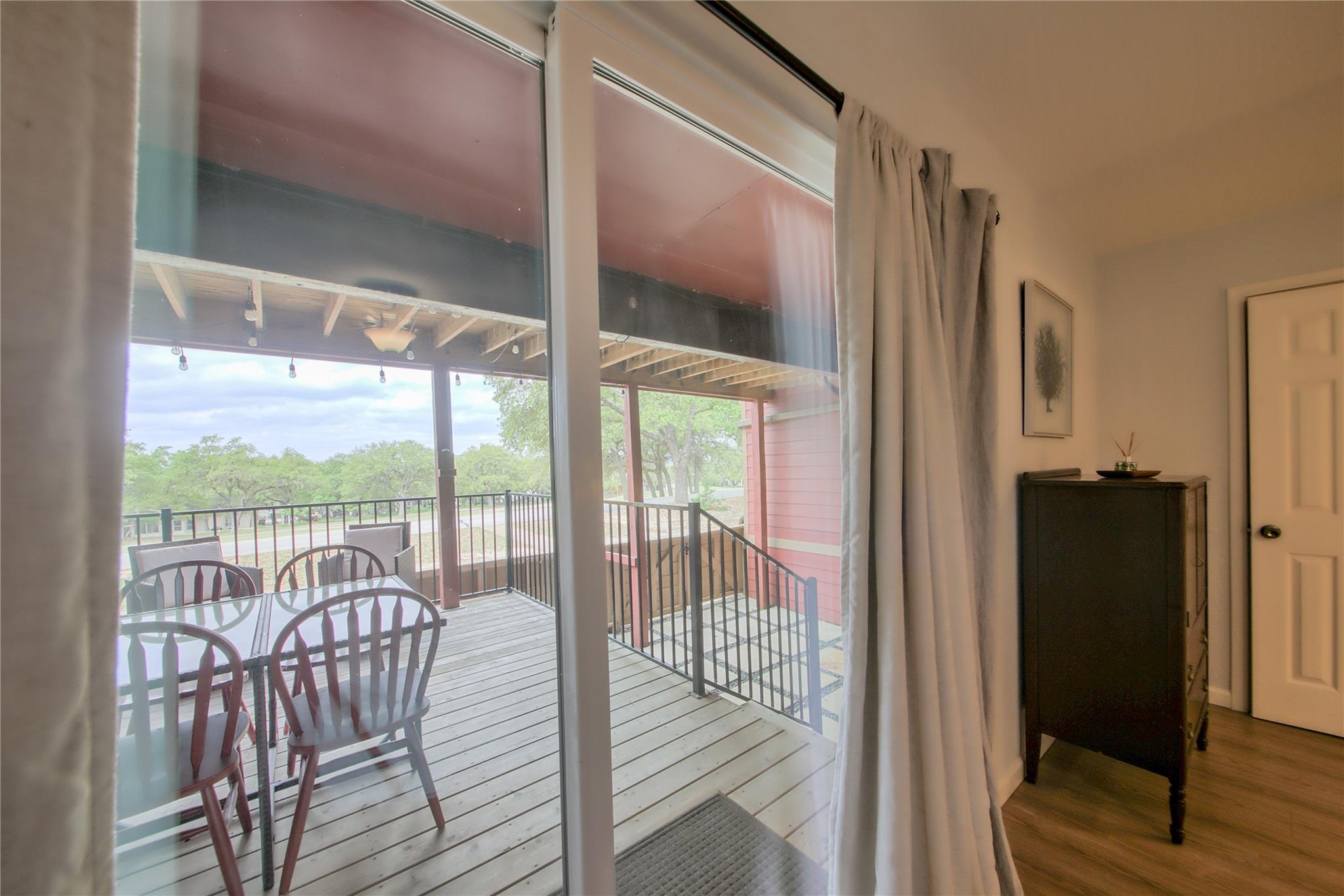 549 Demarett Dr, Point Venture, TX 78645