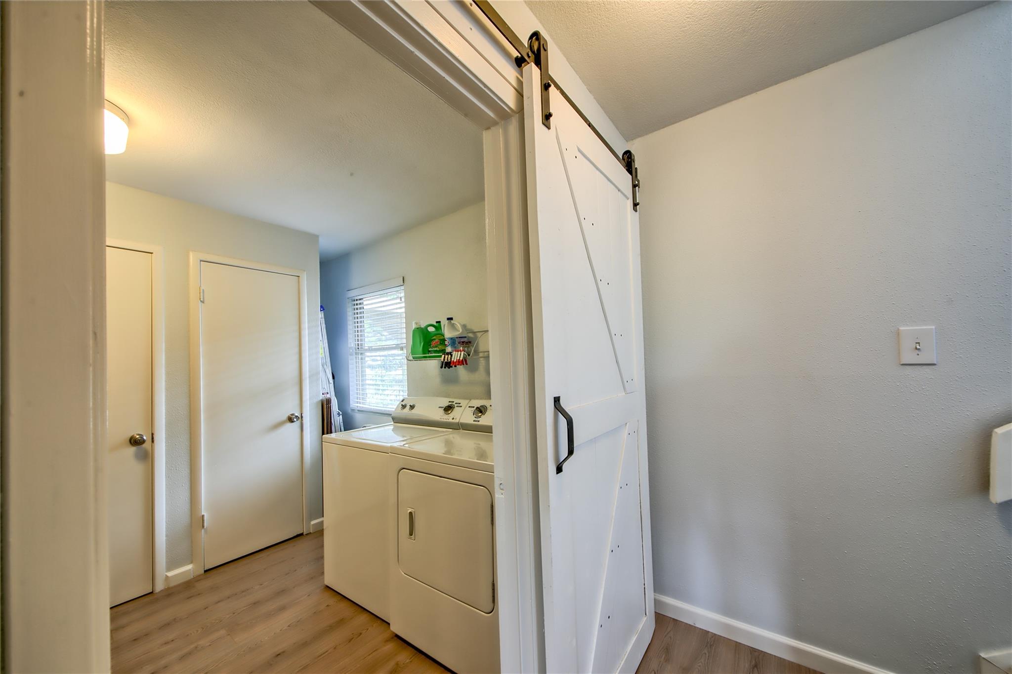 549 Demarett Dr, Point Venture, TX 78645