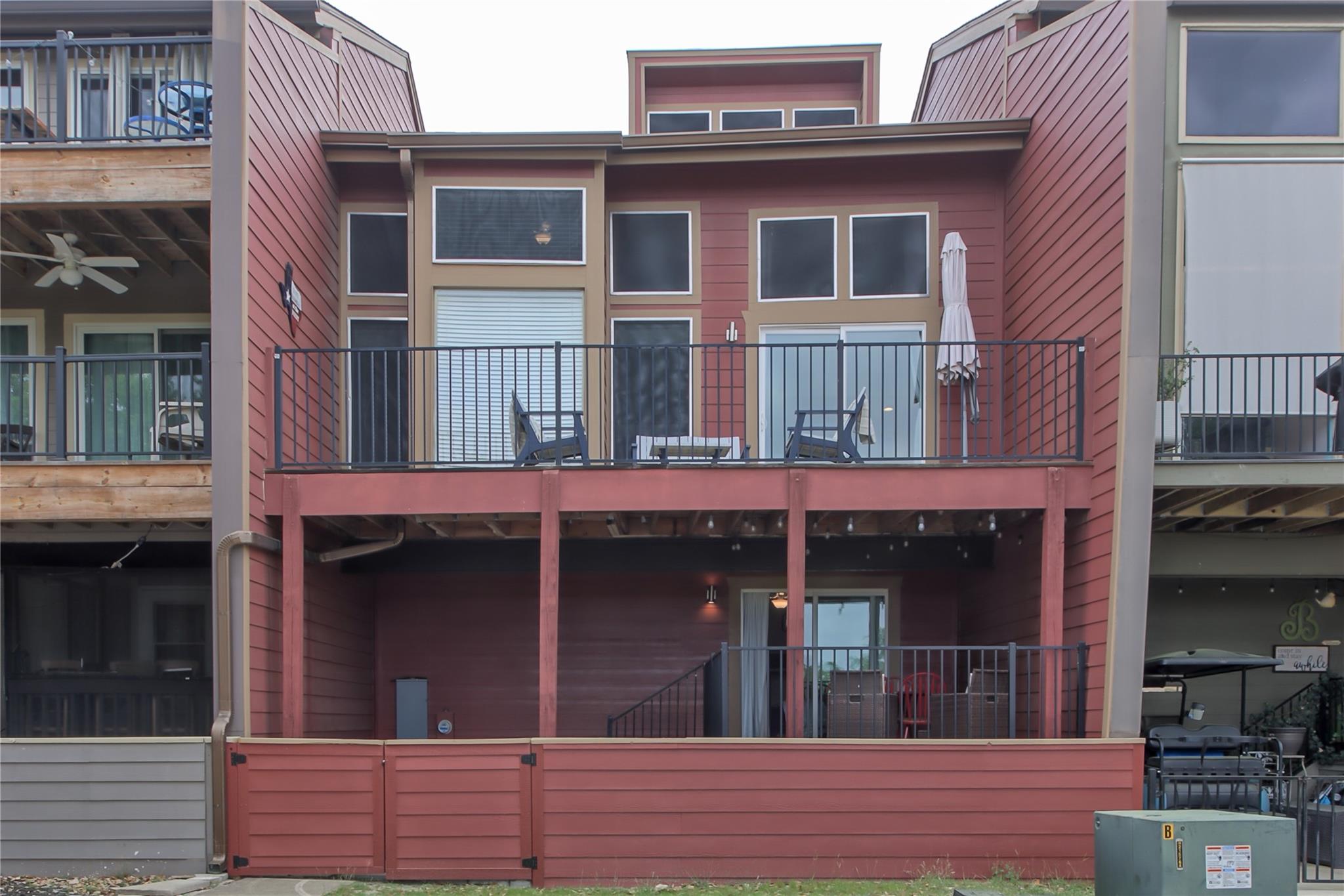 549 Demarett Dr, Point Venture, TX 78645