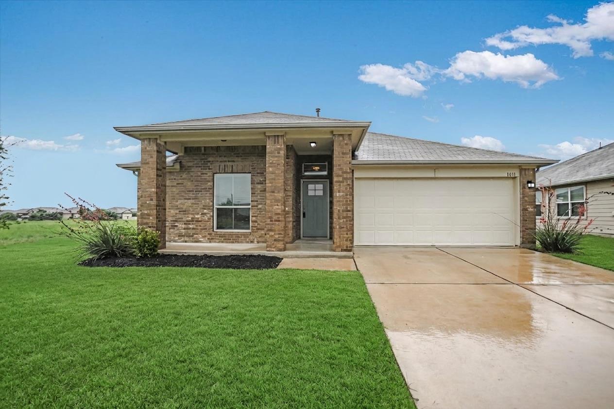 1011 Pembroke Ct, Hutto, TX 78634