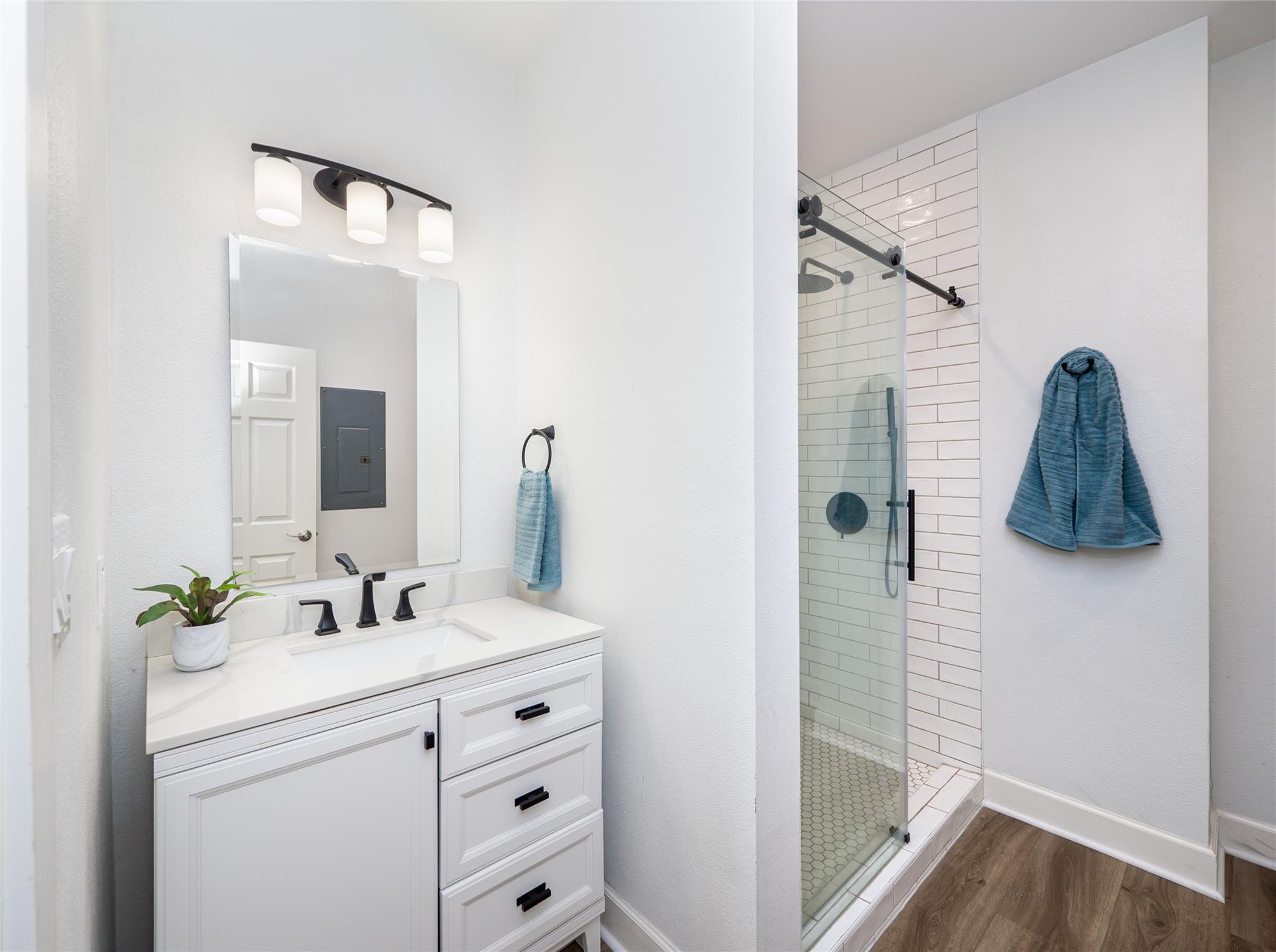 117 Vista Oaks Dr, Dripping Springs, TX 78620