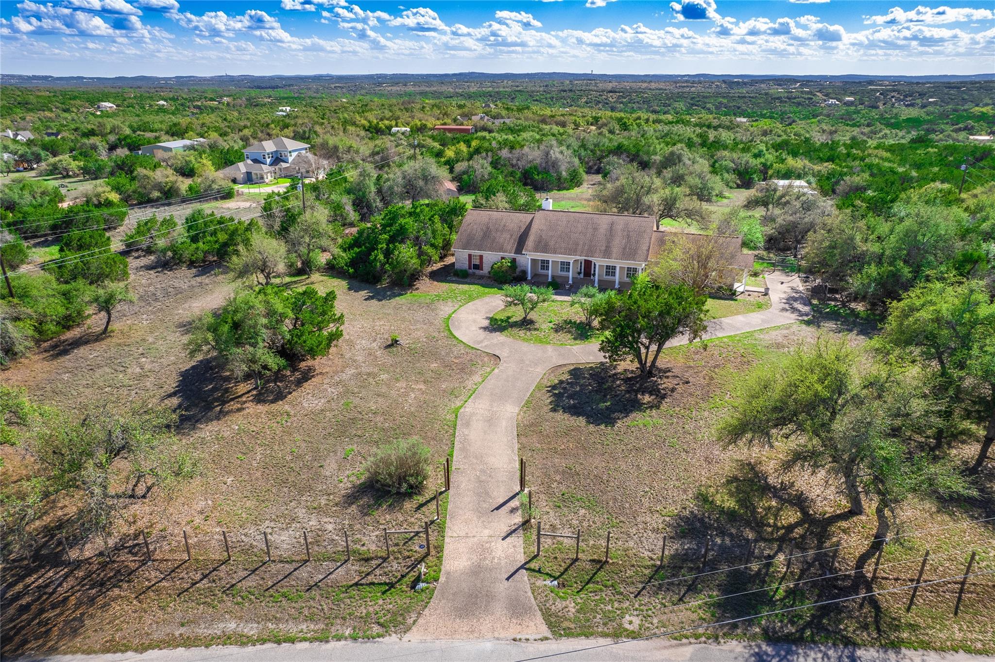 117 Vista Oaks Dr, Dripping Springs, TX 78620