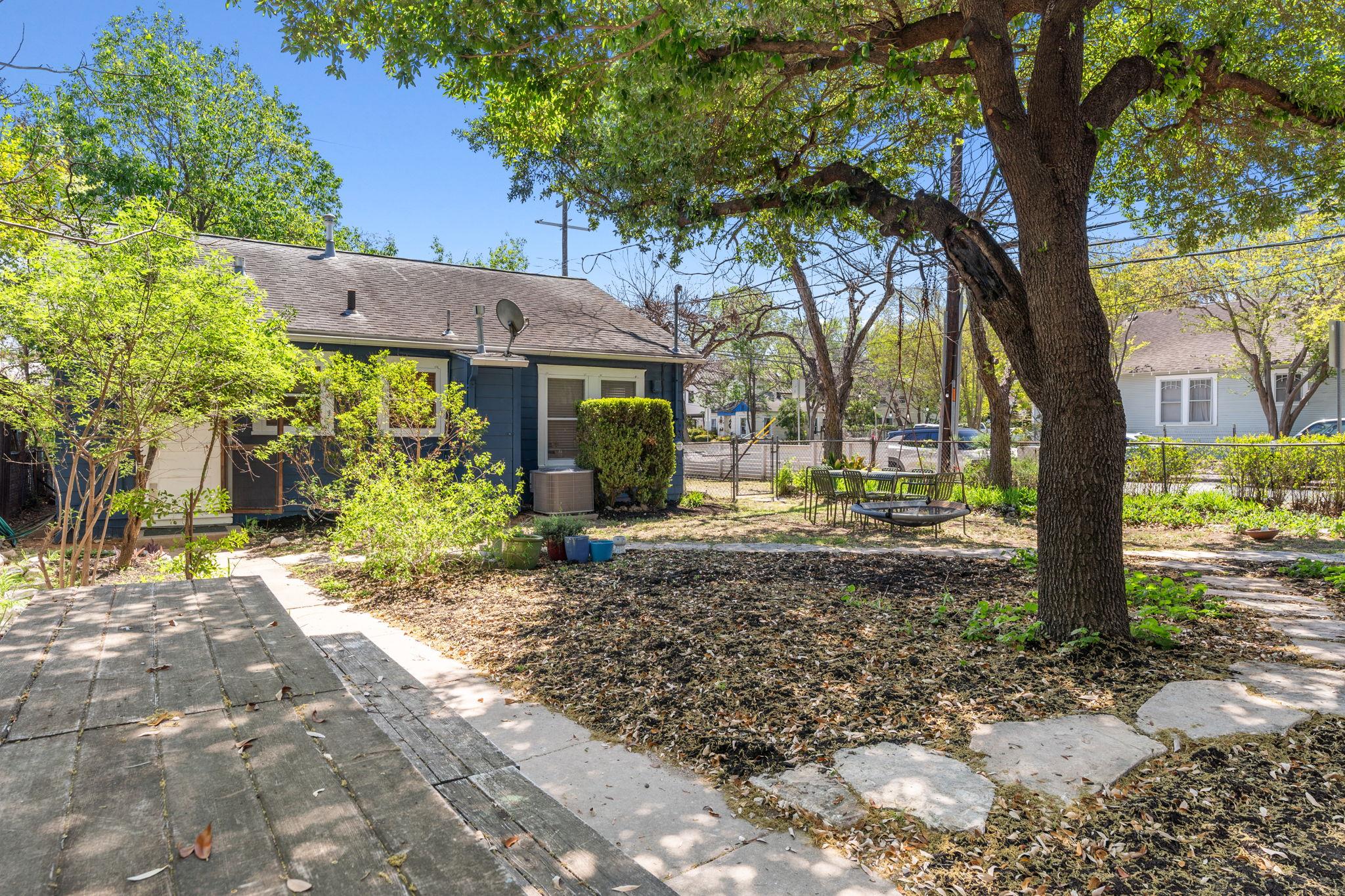 1910 Kinney Ave, Austin, TX 78704