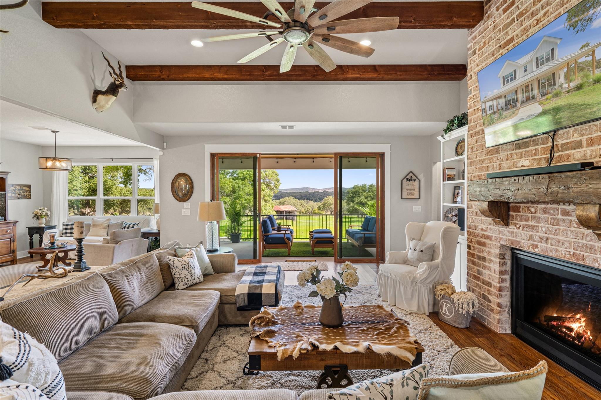 2454 McKinney Loop, Blanco, TX 78606