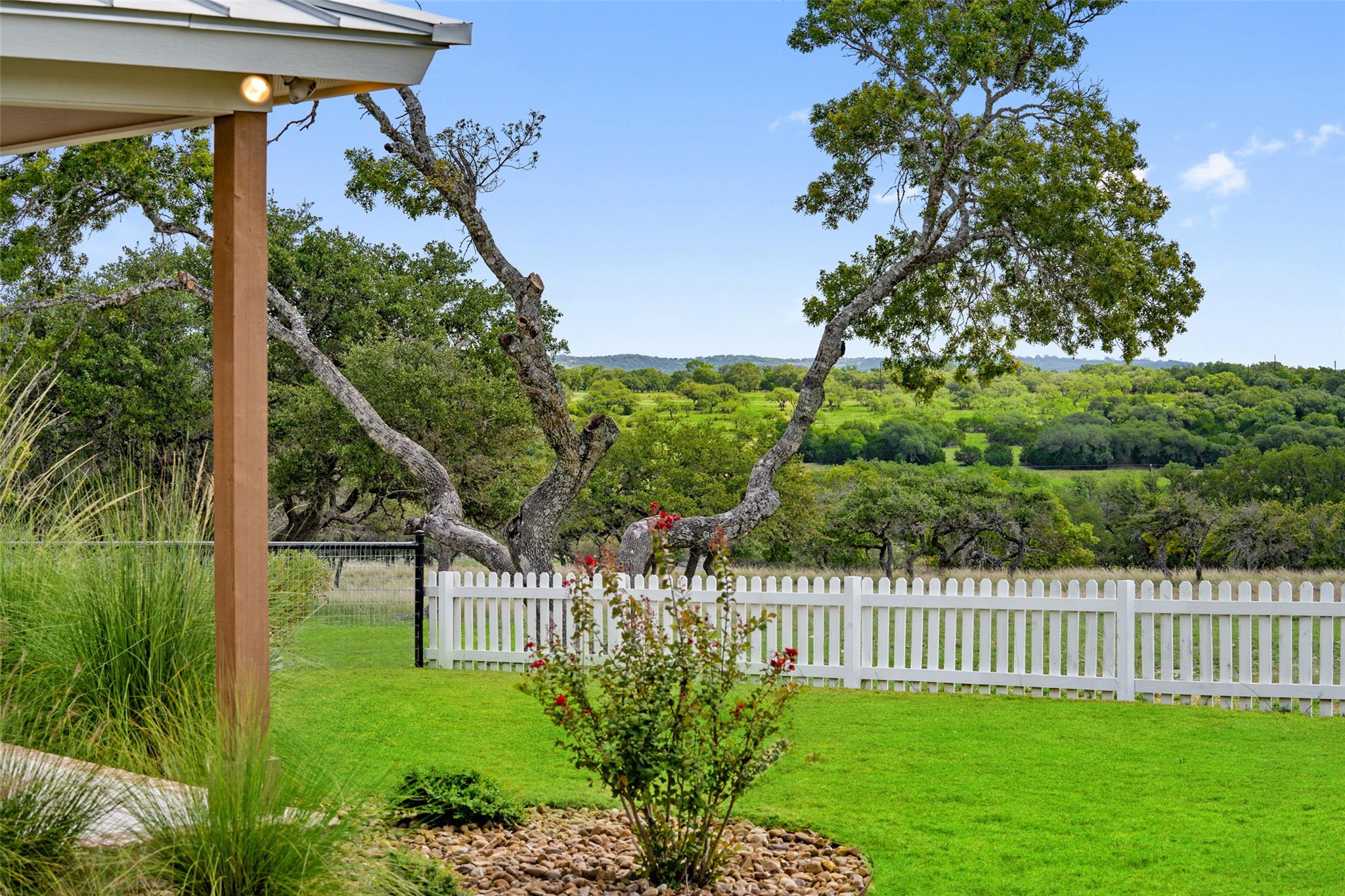 2454 McKinney Loop, Blanco, TX 78606