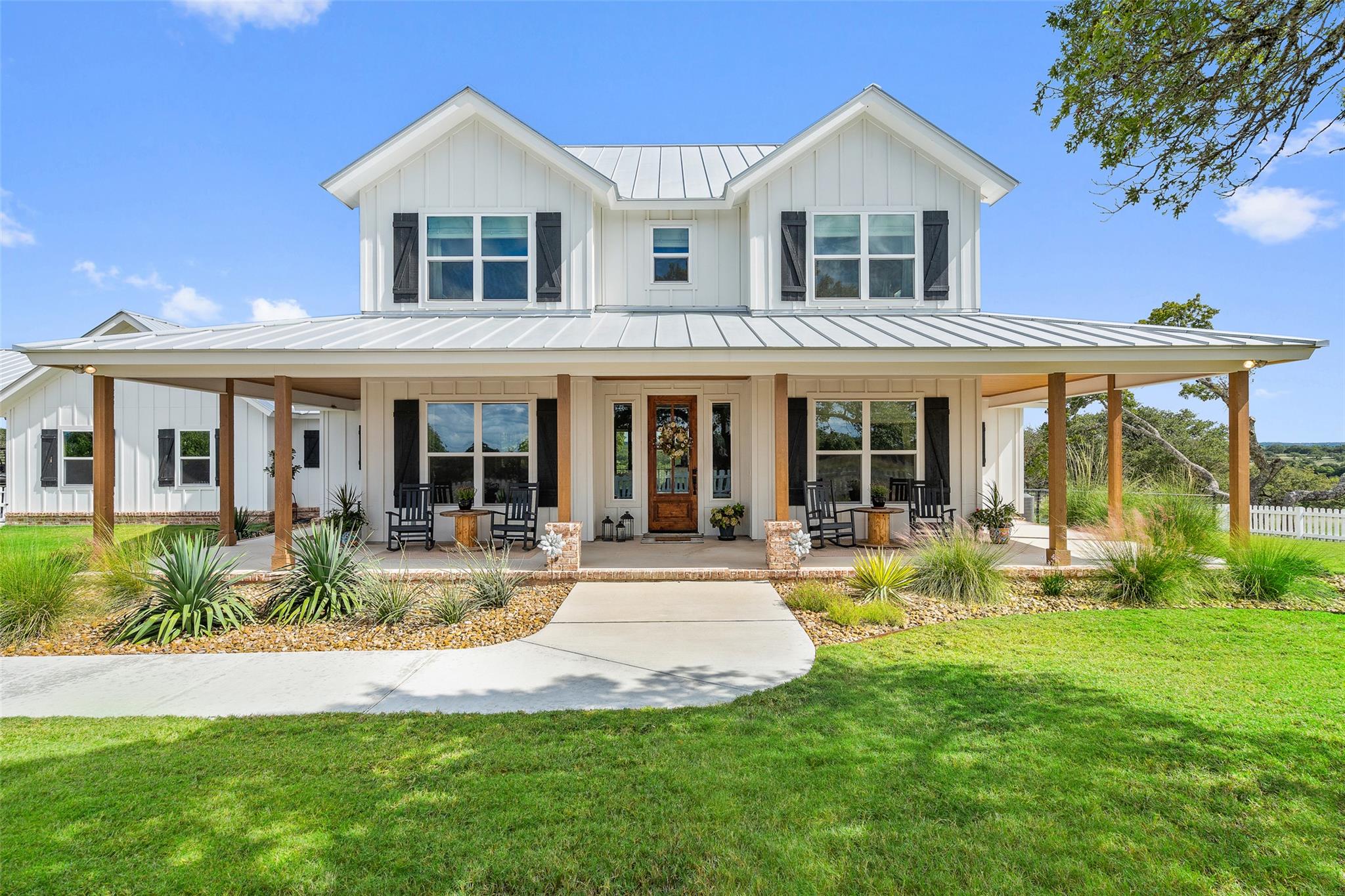 2454 McKinney Loop, Blanco, TX 78606