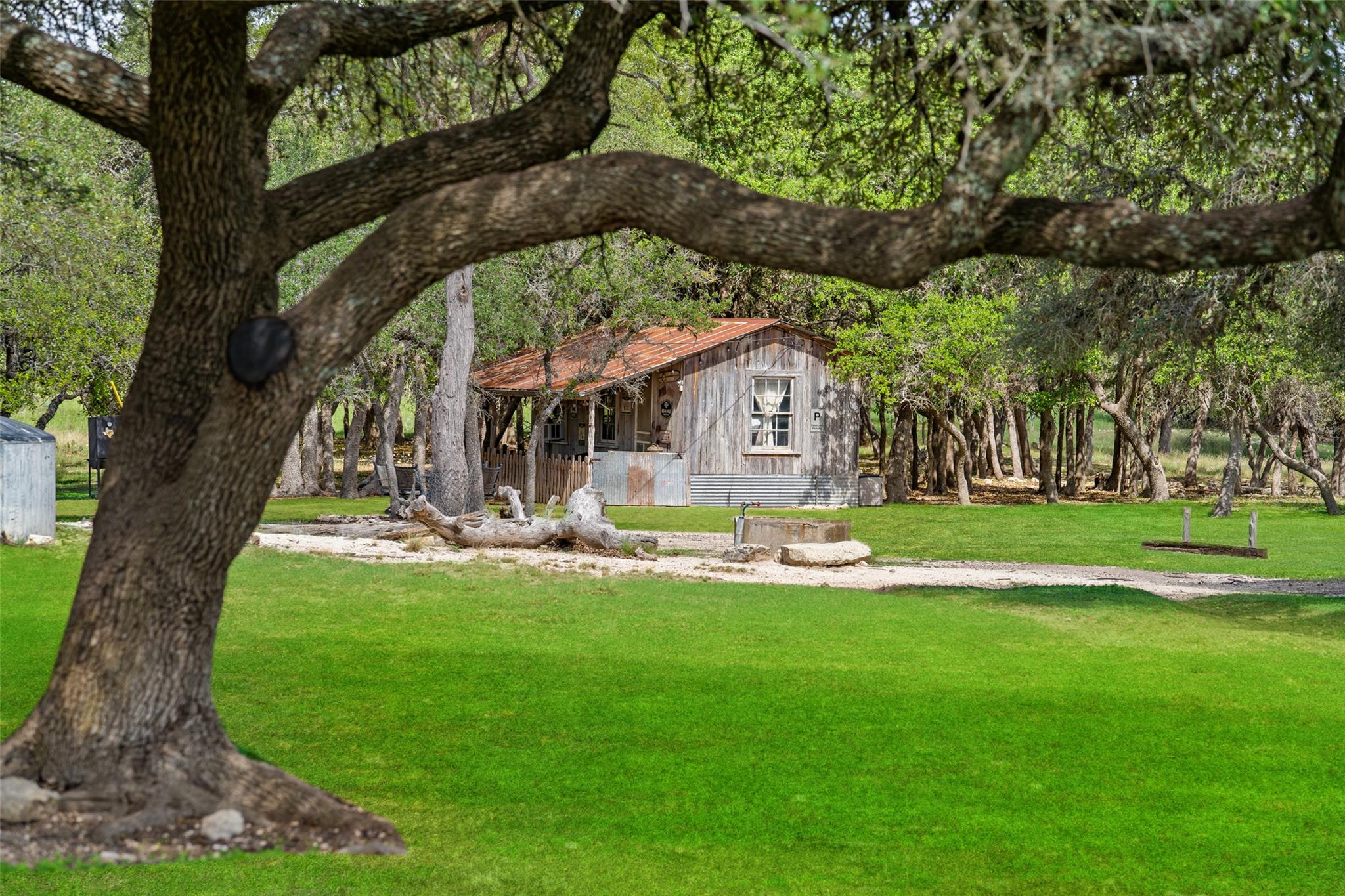 2454 McKinney Loop, Blanco, TX 78606