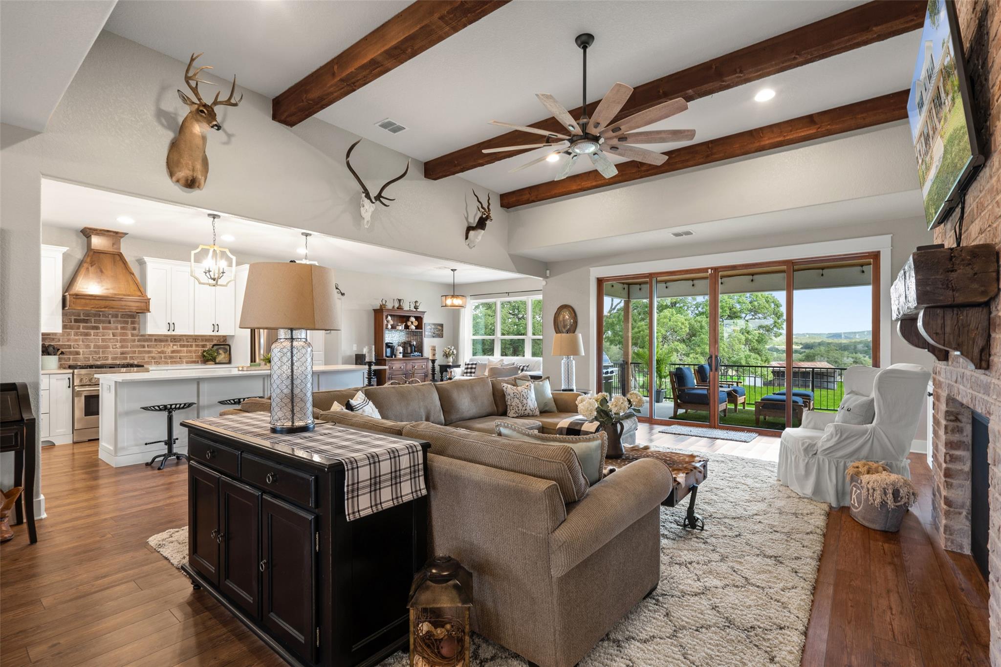 2454 McKinney Loop, Blanco, TX 78606