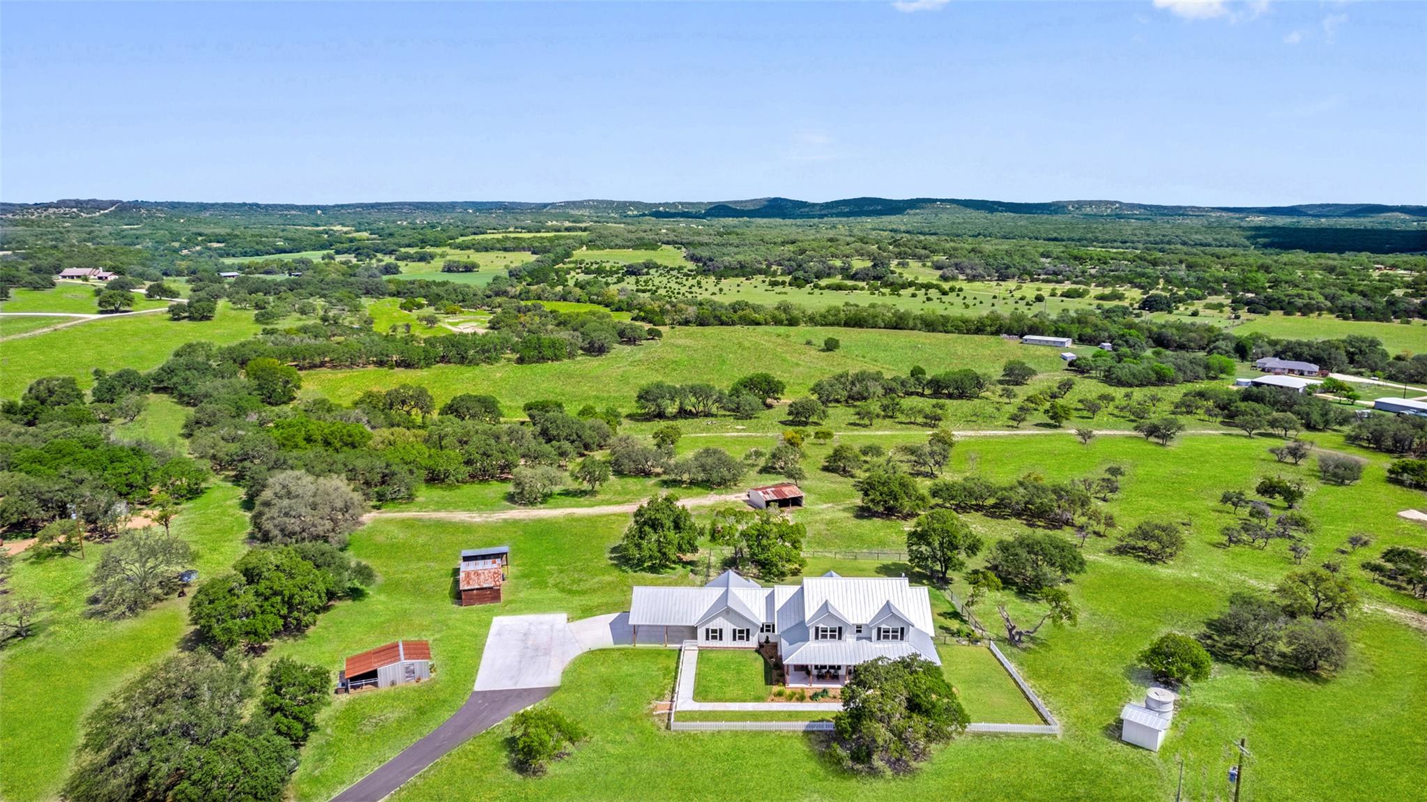 2454 McKinney Loop, Blanco, TX 78606