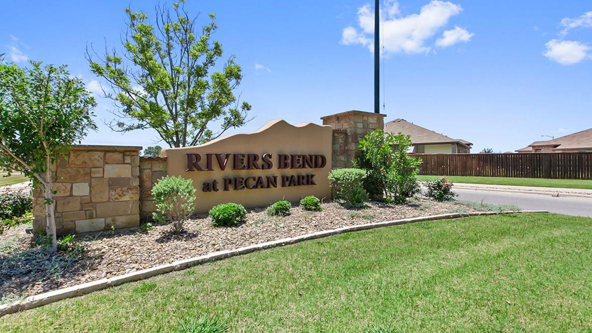 208 Trailside Ln, Bastrop, TX 78602