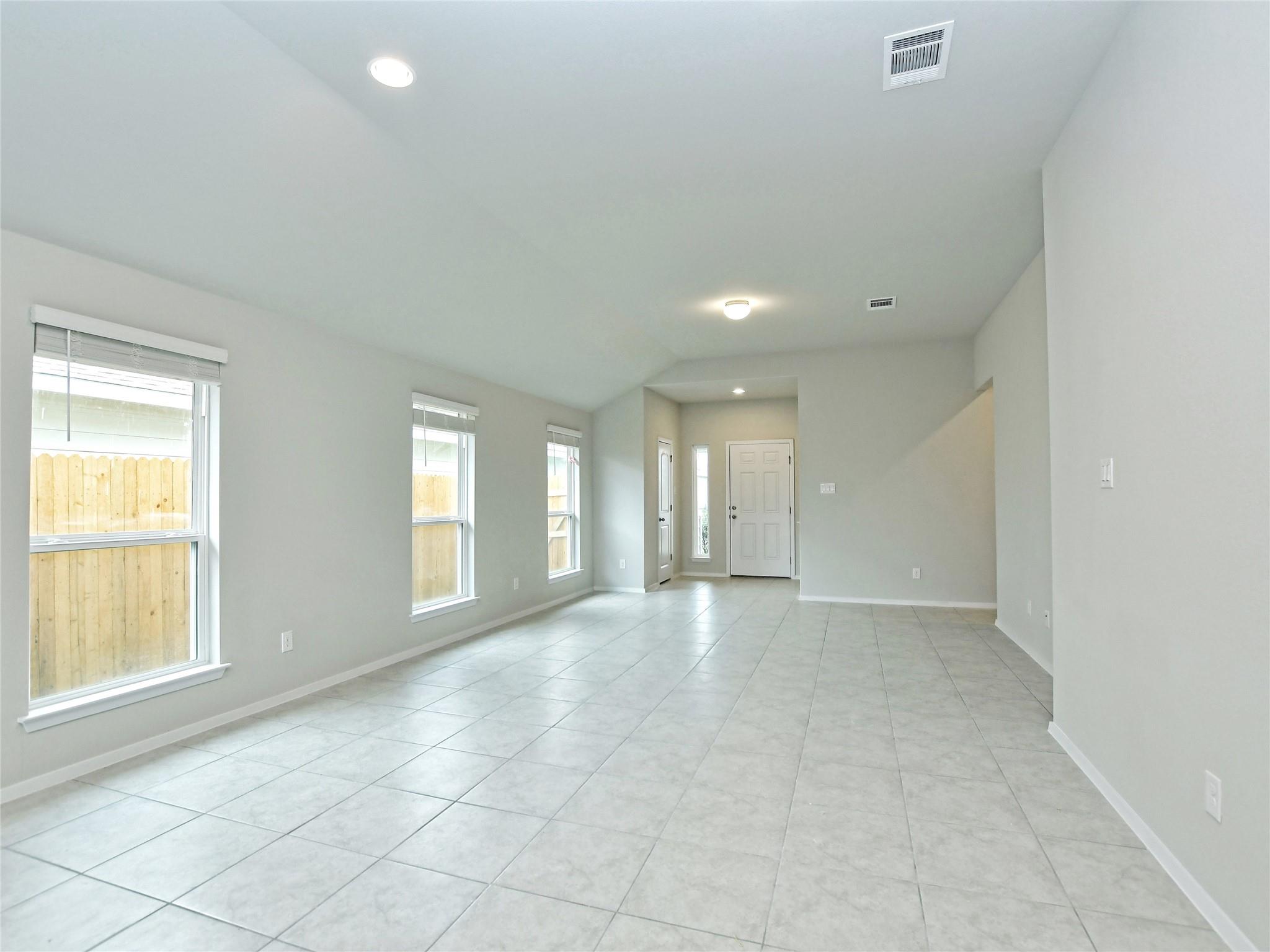 208 Trailside Ln, Bastrop, TX 78602