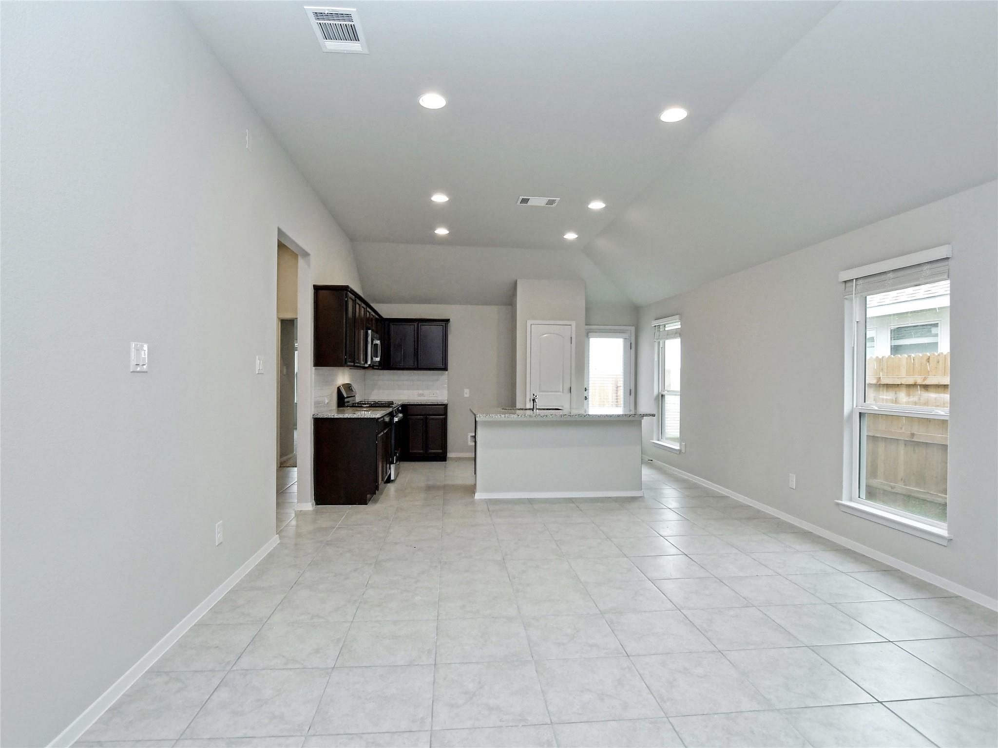 208 Trailside Ln, Bastrop, TX 78602