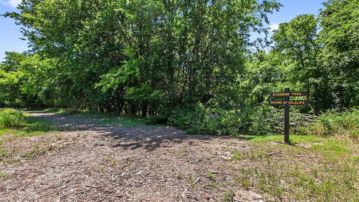 208 Trailside Ln, Bastrop, TX 78602