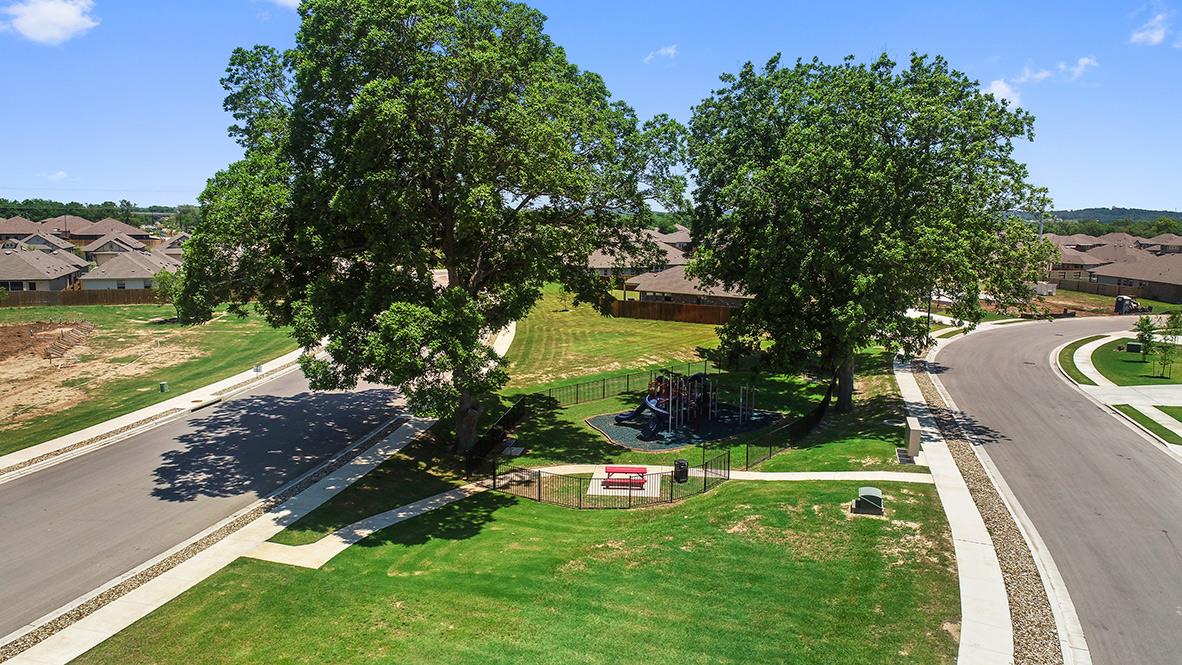 208 Trailside Ln, Bastrop, TX 78602