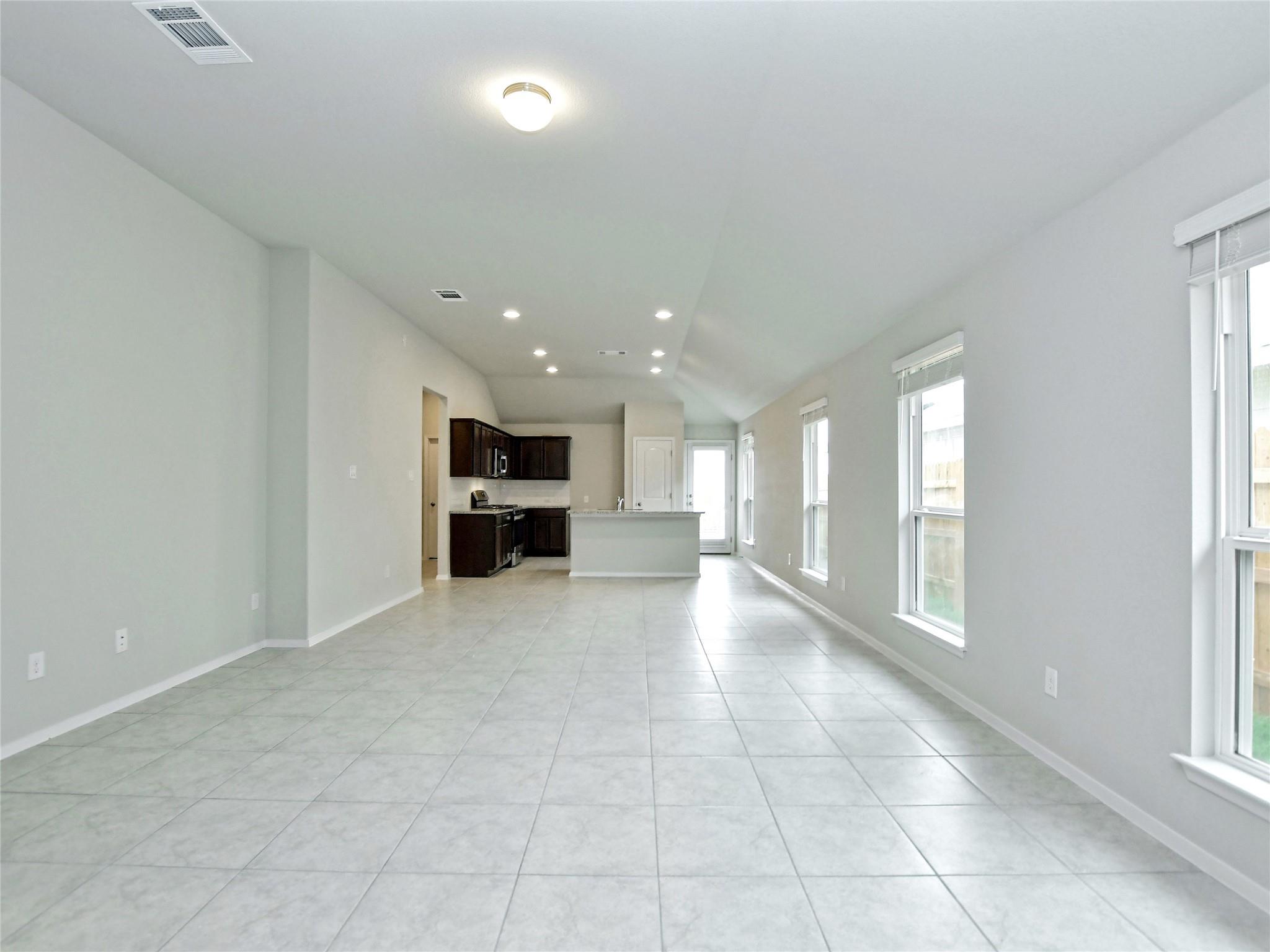 208 Trailside Ln, Bastrop, TX 78602