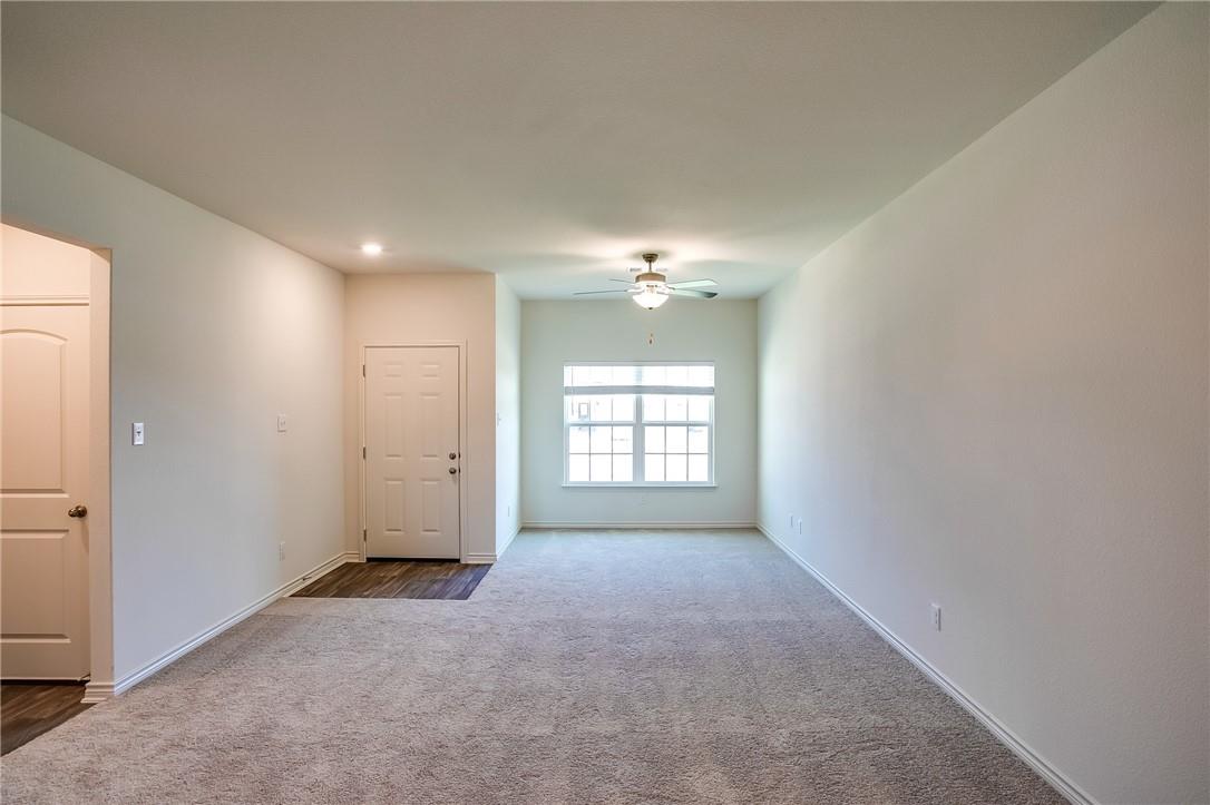 220 Sunnymeade Ln, Jarrell, TX 76537