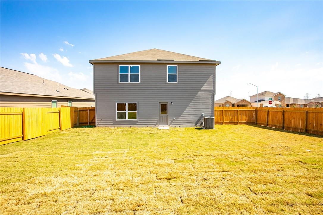 220 Sunnymeade Ln, Jarrell, TX 76537