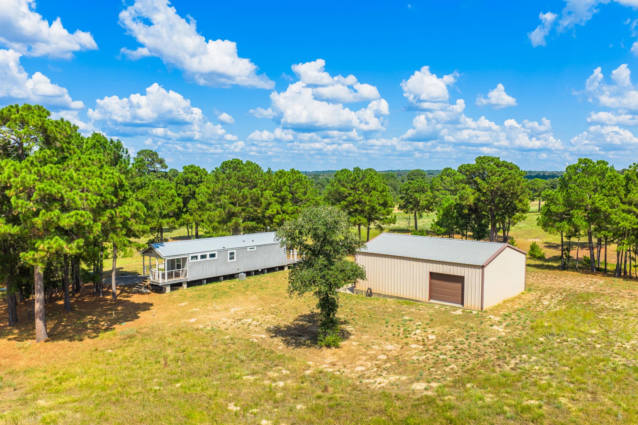 212 Meuth Cemetery Rd, Red Rock, TX 78662