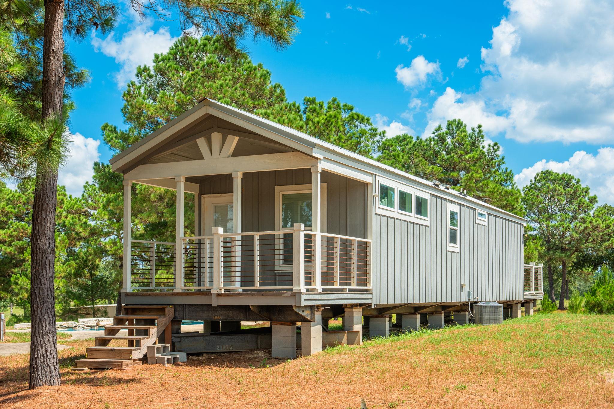 212 Meuth Cemetery Rd, Red Rock, TX 78662