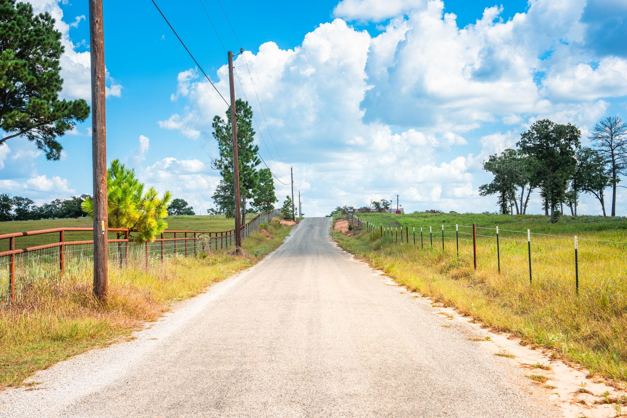 212 Meuth Cemetery Rd, Red Rock, TX 78662